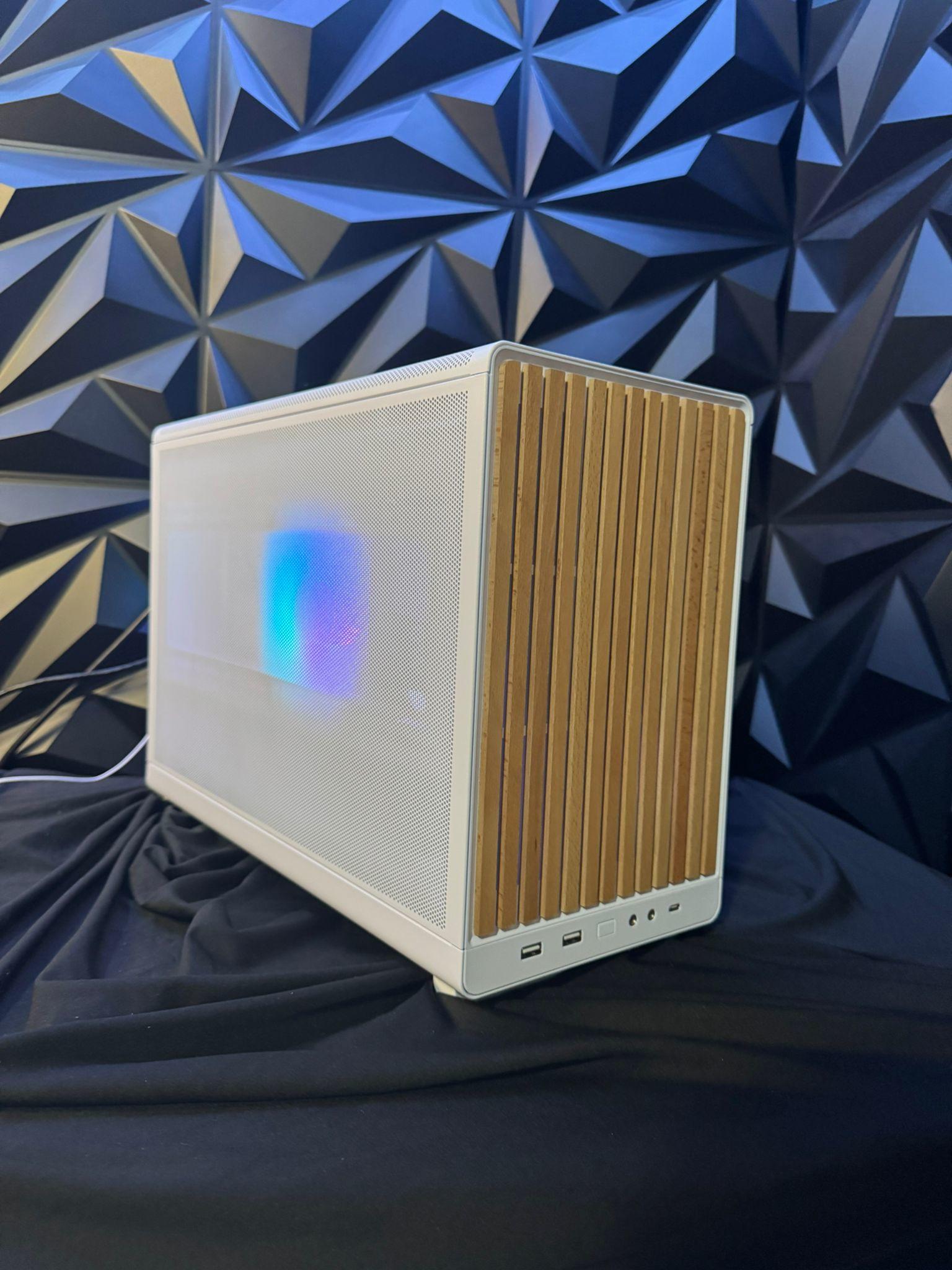 🌲 White Woody ❄️ Ryzen 5 9600X| RTX 3070| 32 GB DDR5 | 2 TB NVMe