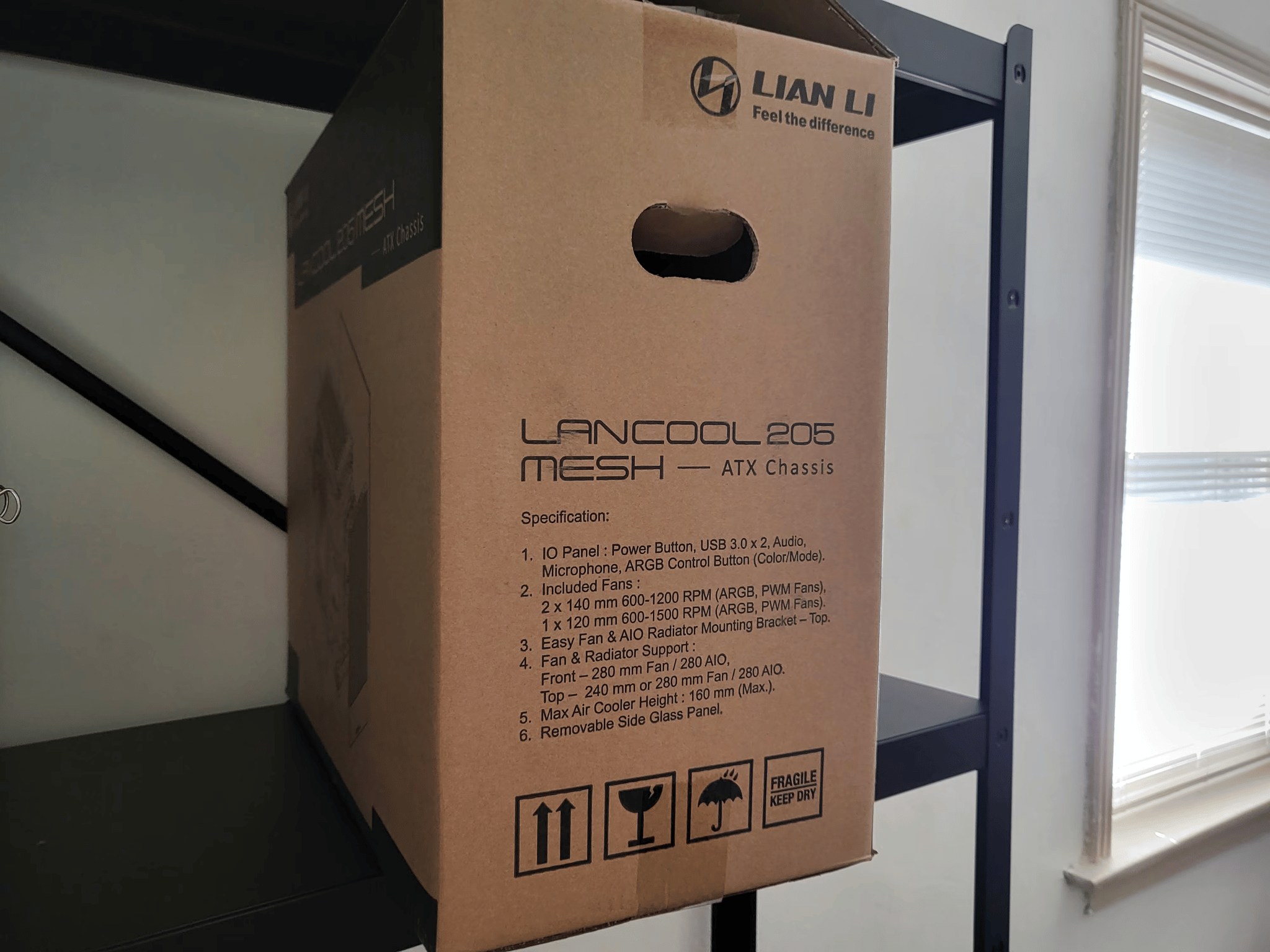 Lian Li 205 Mesh Case Box