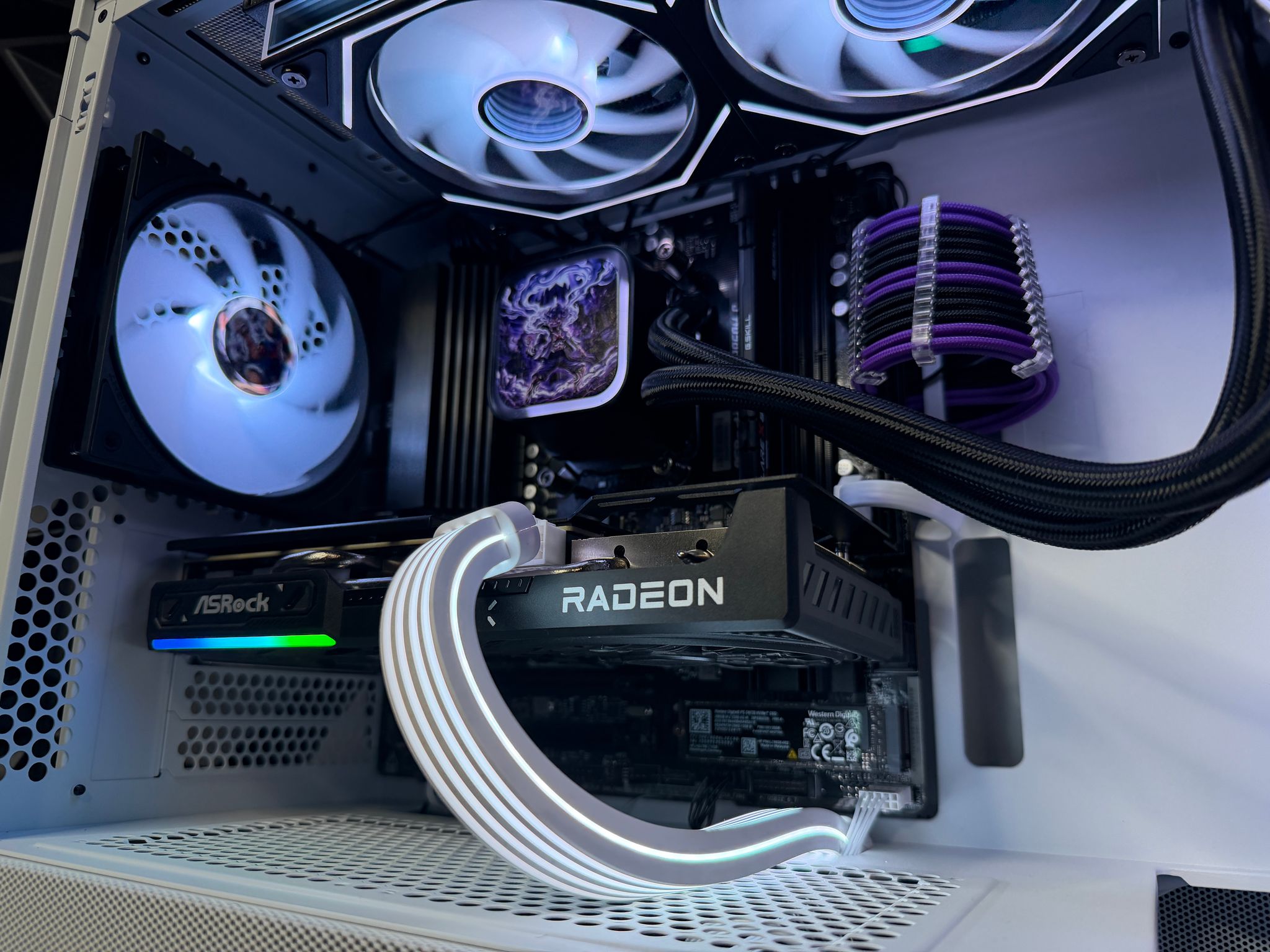 ☁️⚡ GEAR 5 ⚡☁️  Ryzen 5 7500X3D| 9060XT 16 GB| 16 GB DDR5| 1.25 TB NVMe|750W Gold PSU