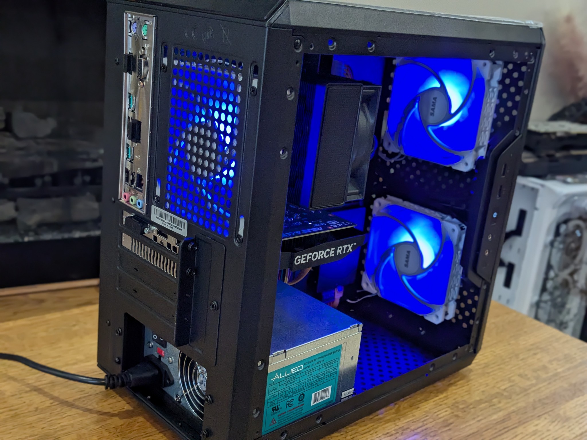 150 FPS Fortnite | i5-8600, RTX 3050 6GB, 16GB RAM, SSD, Win11, WiFi