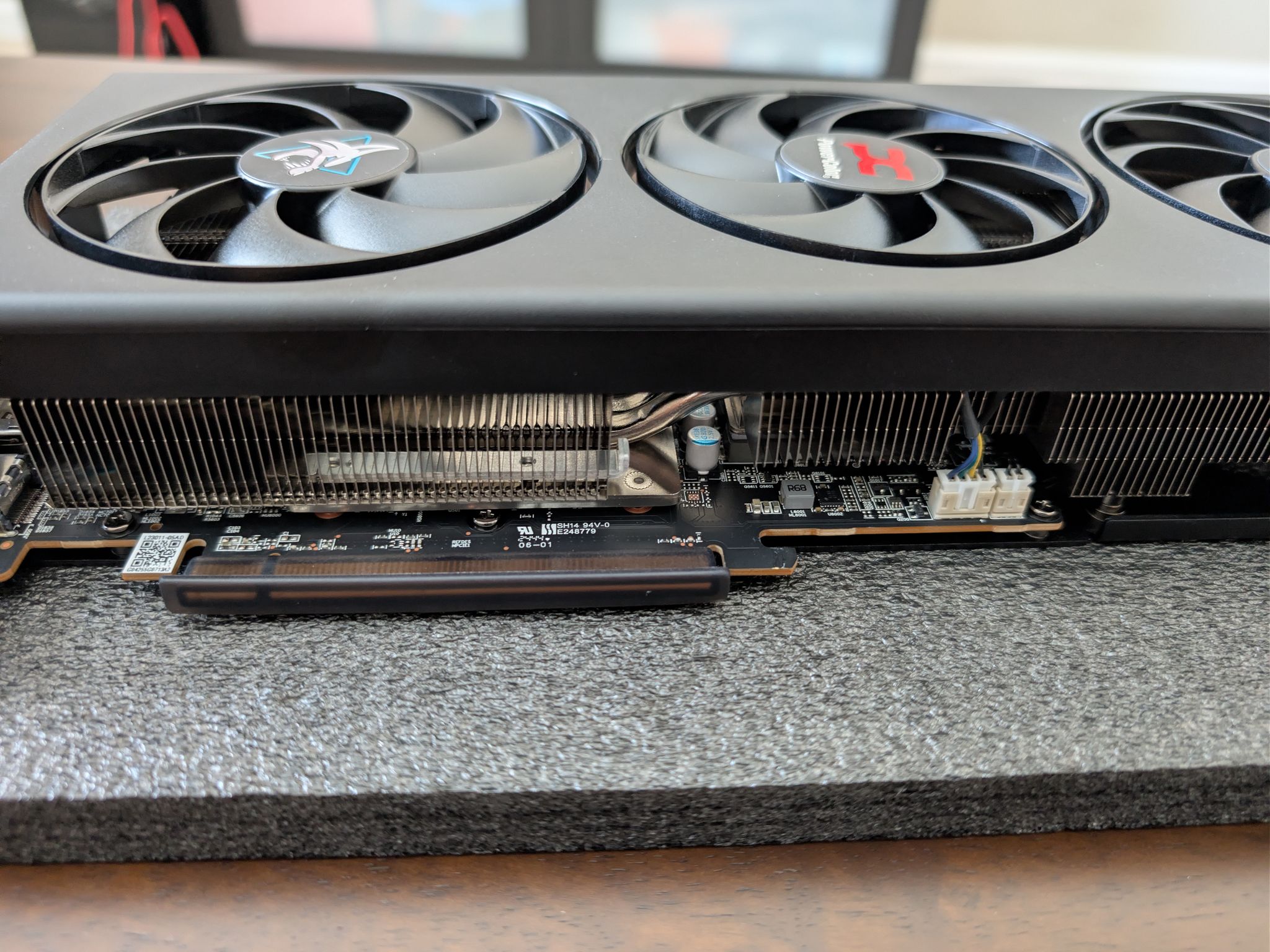 PowerColor Hellhound AMD Radeon RX 9070 XT OC 16GB