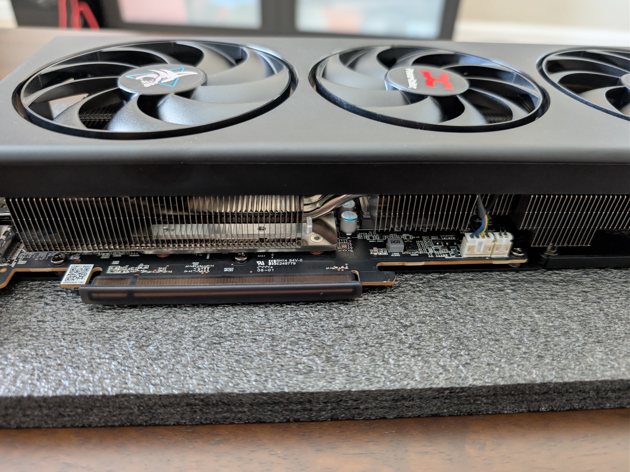PowerColor Hellhound AMD Radeon RX 9070 XT OC 16GB
