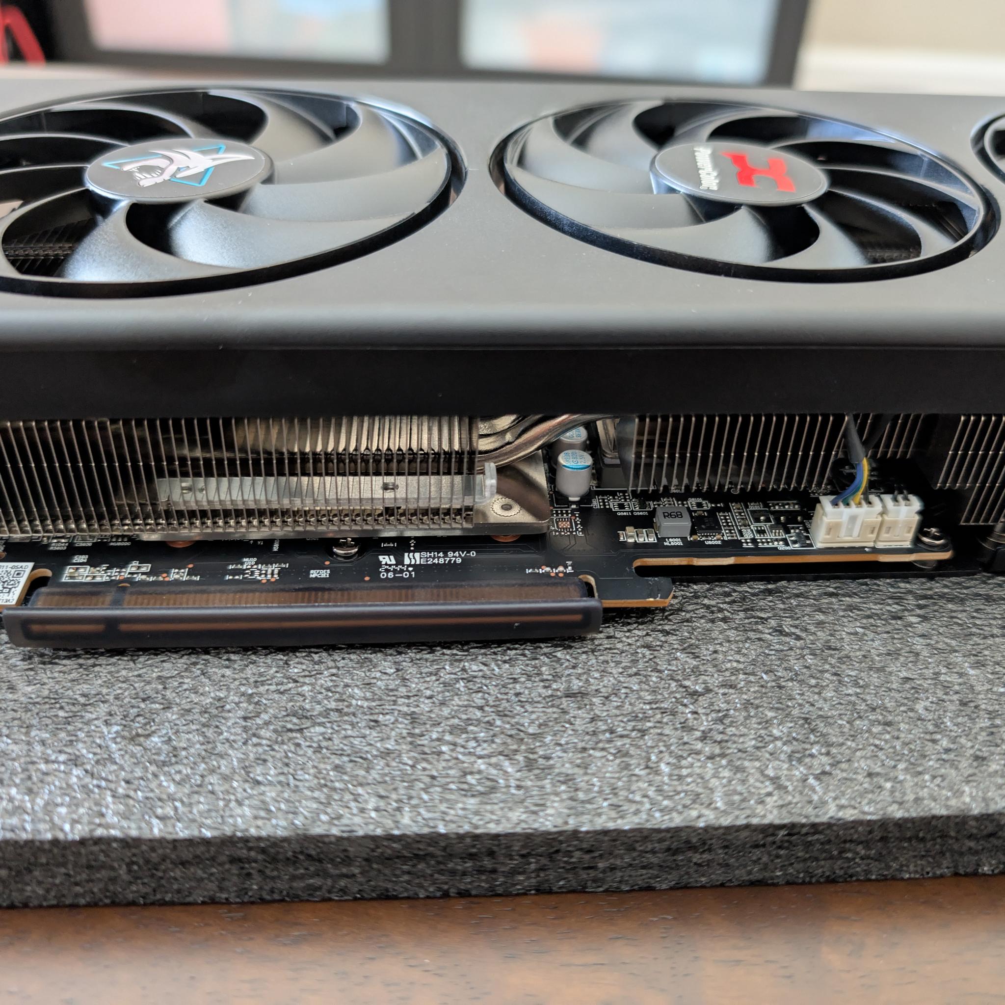 PowerColor Hellhound AMD Radeon RX 9070 XT OC 16GB