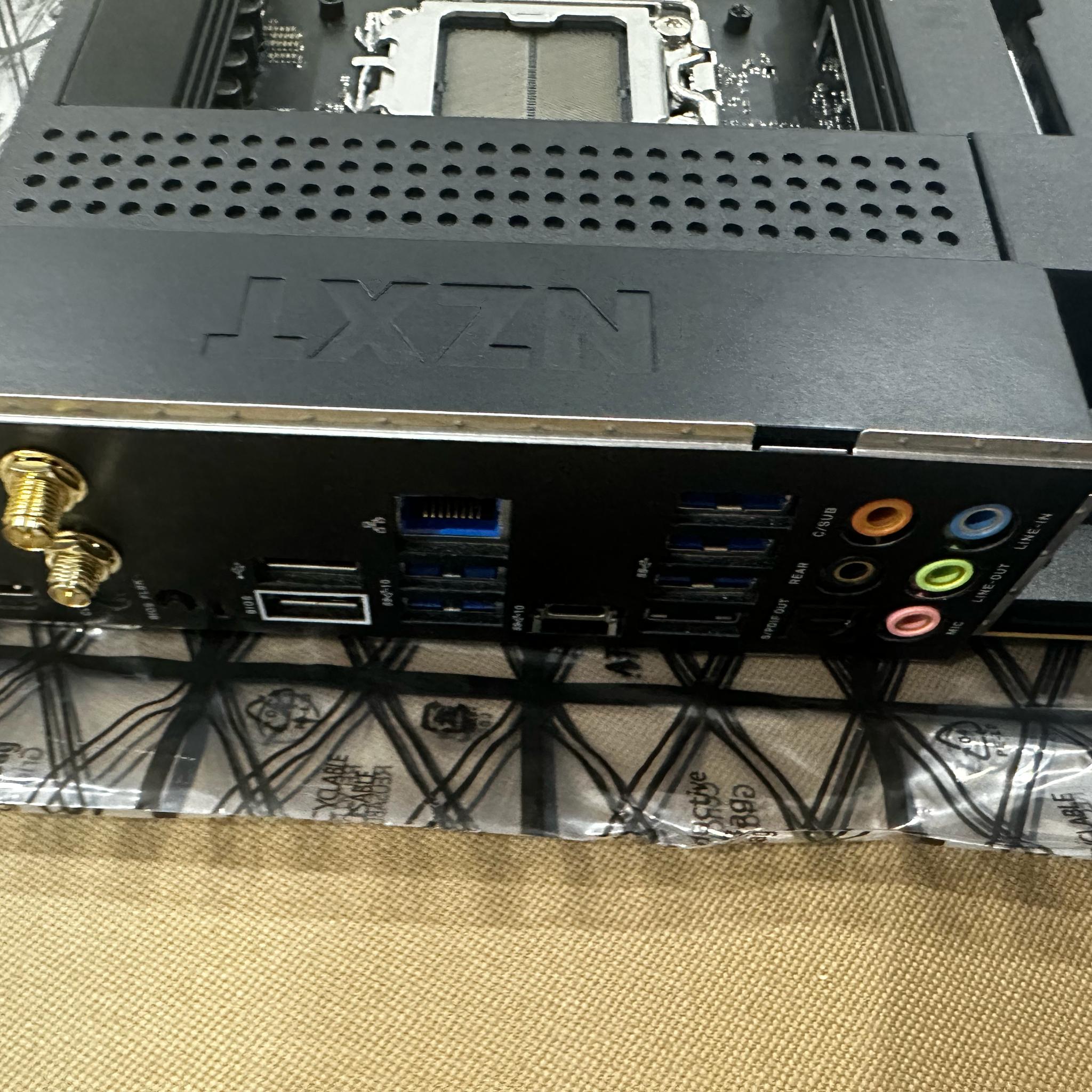 NZXT N7 B650E AM5 ATX Motherboard BLACK (works)