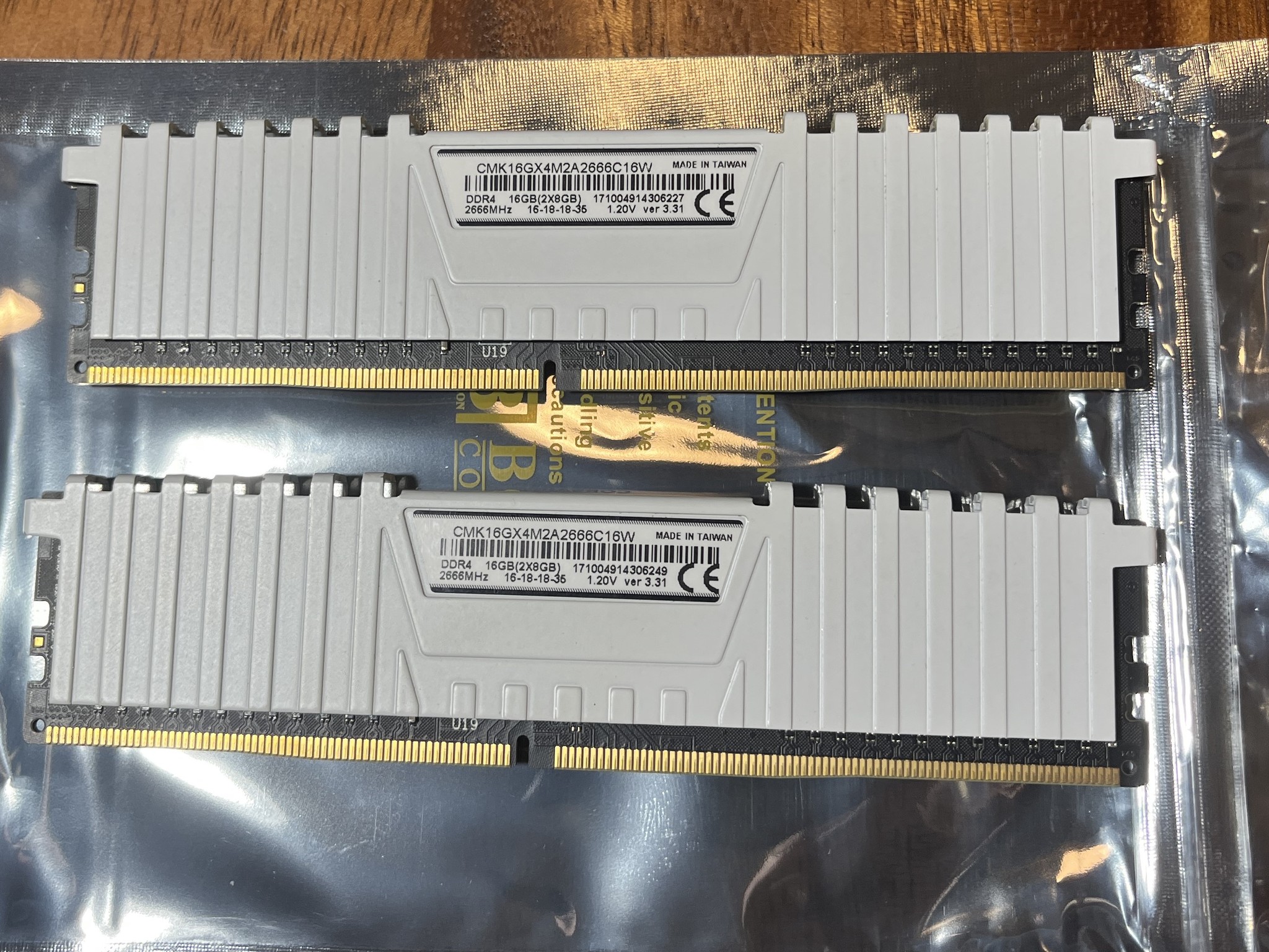 Corsair Vengeance LPX 16GB (2 x 8GB) 2666MHz DDR4 RAM | CMK16GX4M2A2666C16W