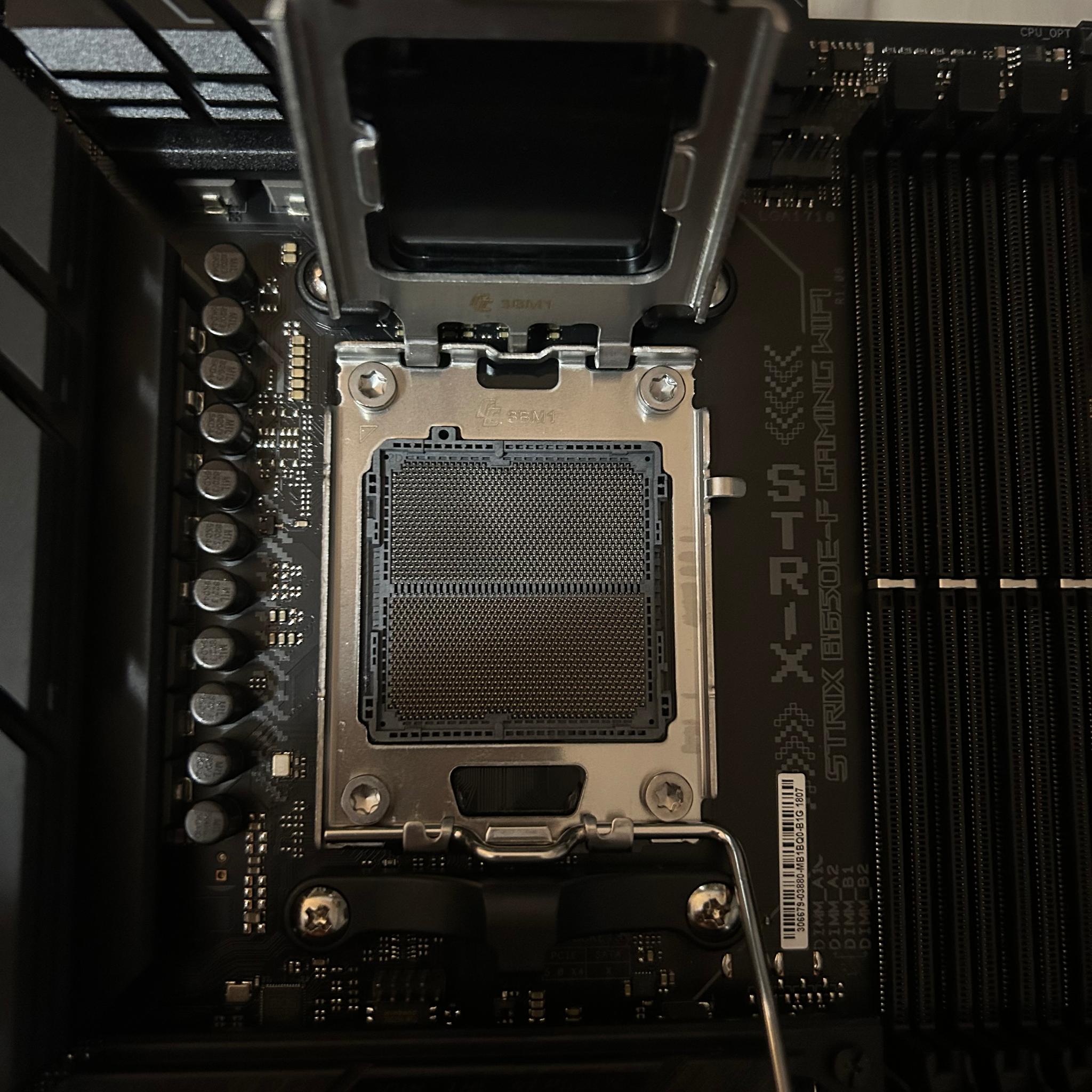 Asus rog strix b650e-f motherboard OBO