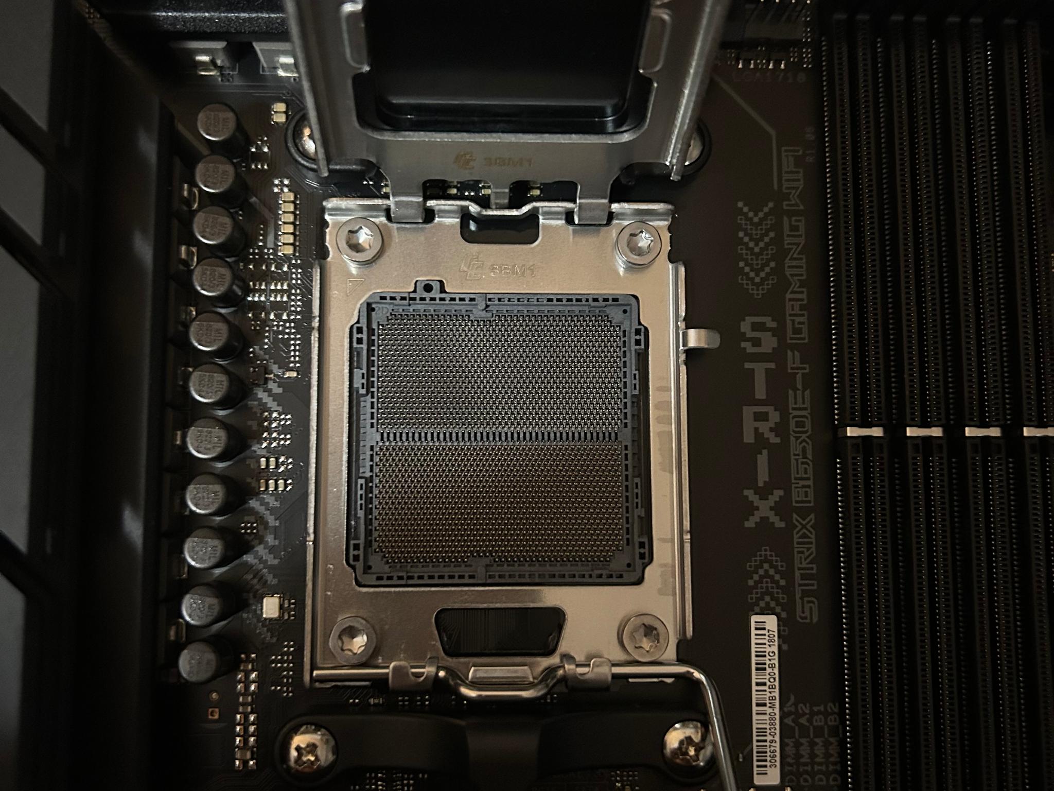 Asus rog strix b650e-f motherboard OBO