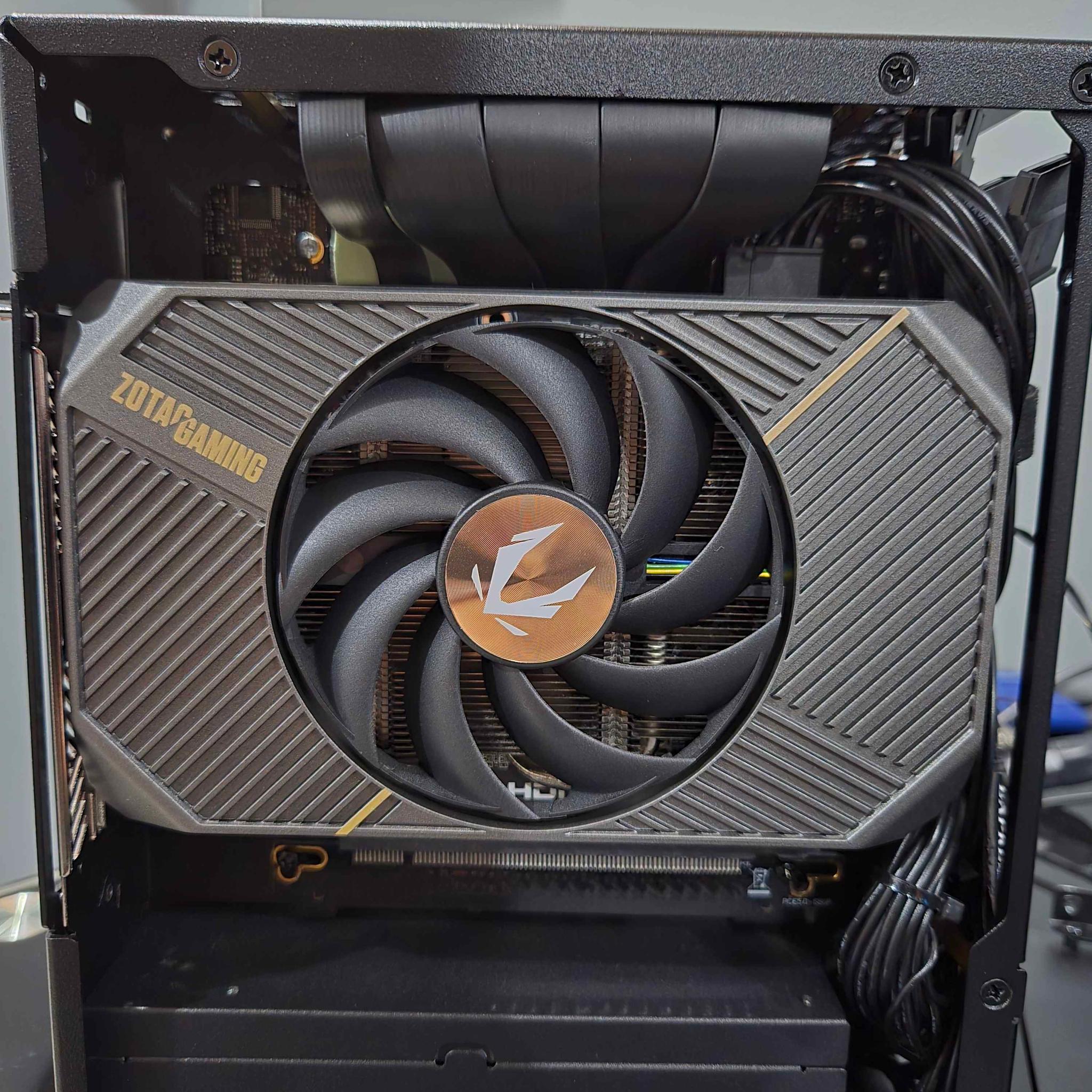 4L Velka 3 Gaming PC - Ryzen 7 7800X3D + RTX 5060 8GB/32GB RAM/1TB NVMe