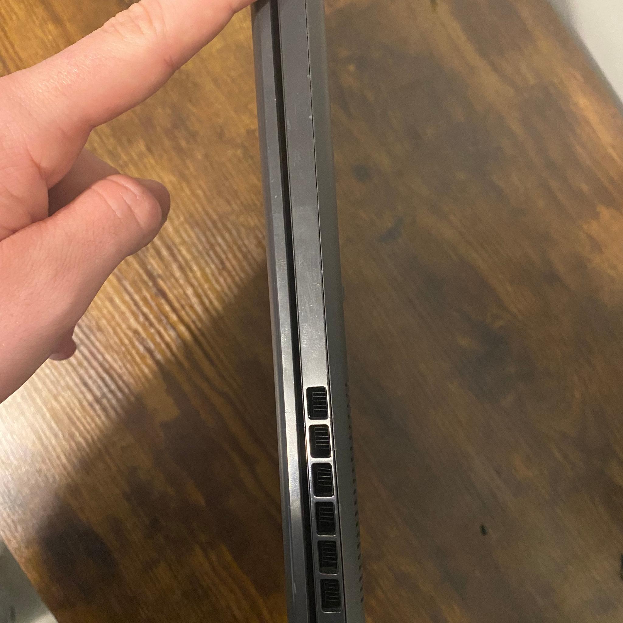 DELL Latitude 3510 i5 10th gen 8 Gb ram with charger