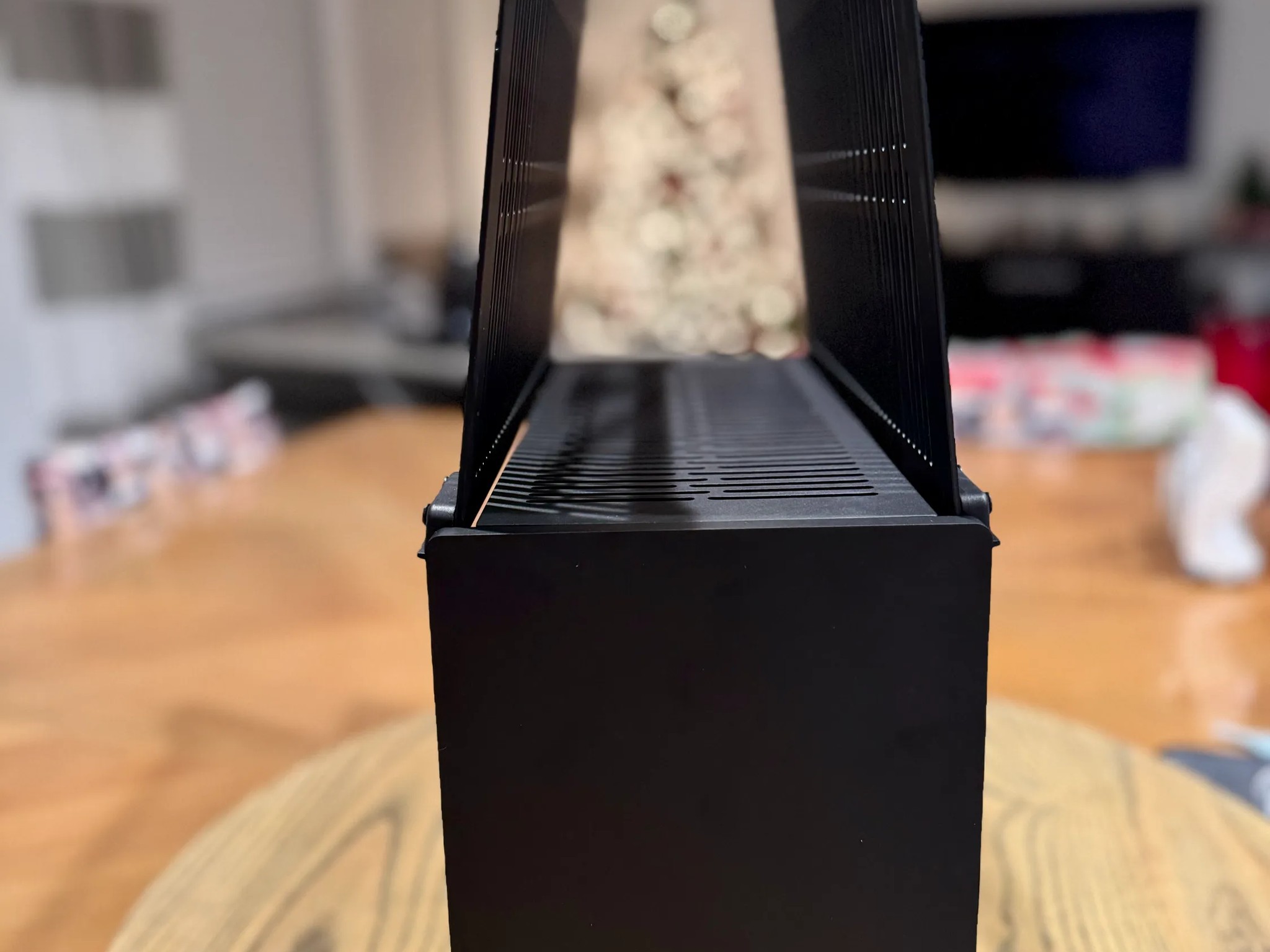 The Distinguished Gentleman 🎩 Fractal Terra, NVIDIA 4070 SUPER OC, RYZEN 7600X, 32GB RAM, 2TB SSD