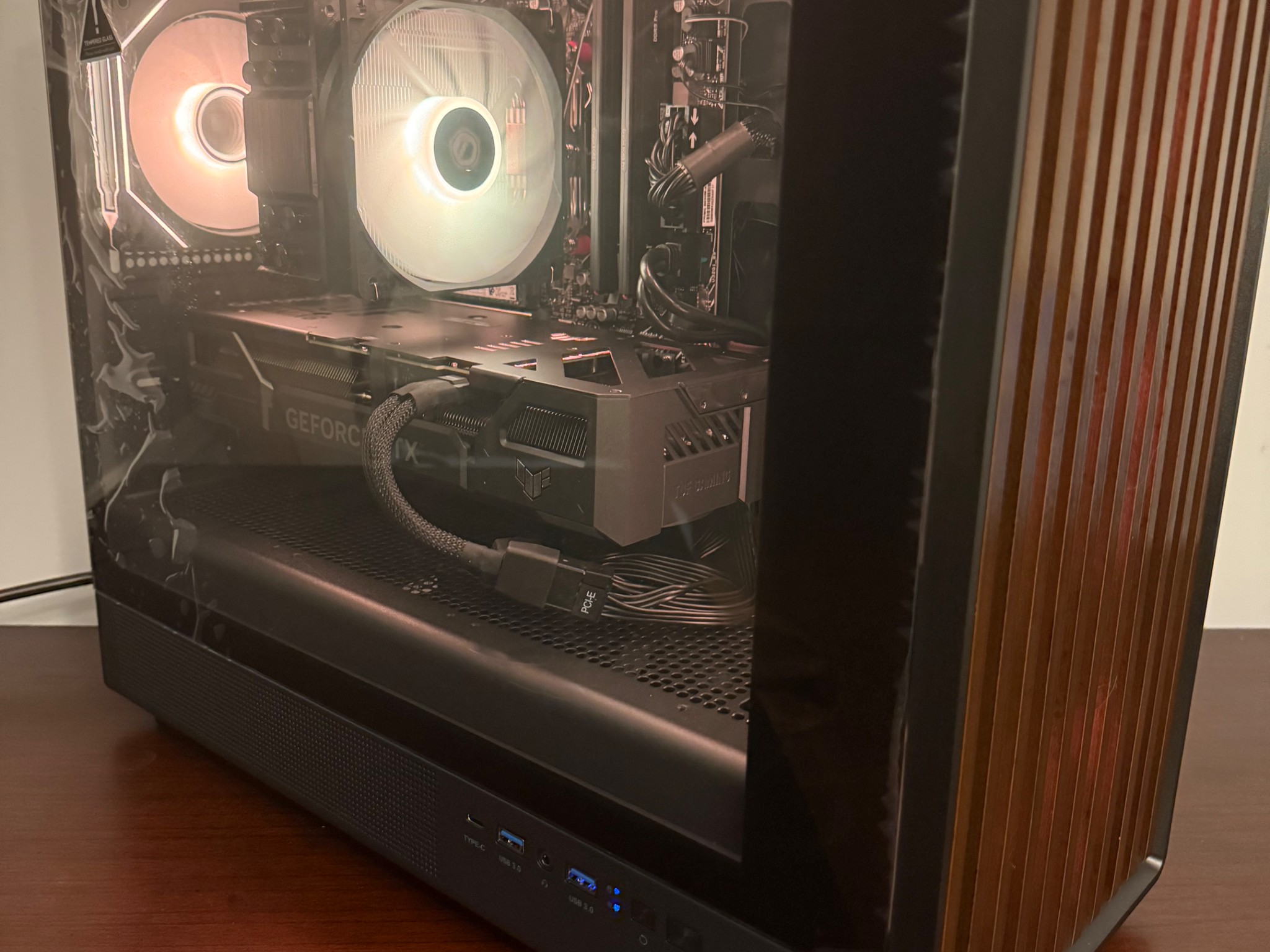 Walnut Wood Gaming PC - Geforce RTX 5060 Ti - Ryzen 5 7600X - 32GB DDR5 - 1TB Nvme - Windows 11 Pro