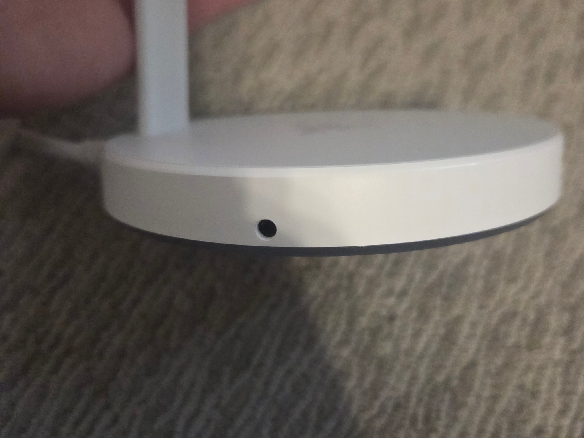 Razer Base Station V2 Chroma Headset Stand Chroma in white (Great Condition)