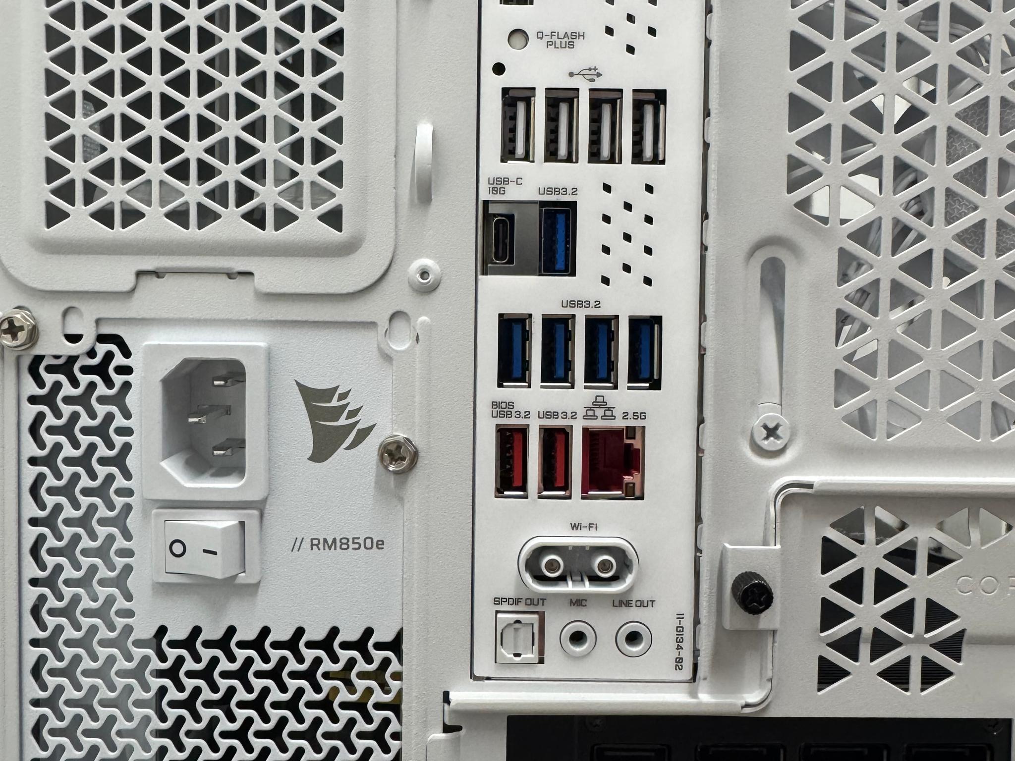 Almost Heaven III 🪽🪽 🪽 5080 FE ☀️ 9800X3D 🌙 32GB RAM DDR5 6000 CL28 ✨ 2TB SSD 📖 White Build