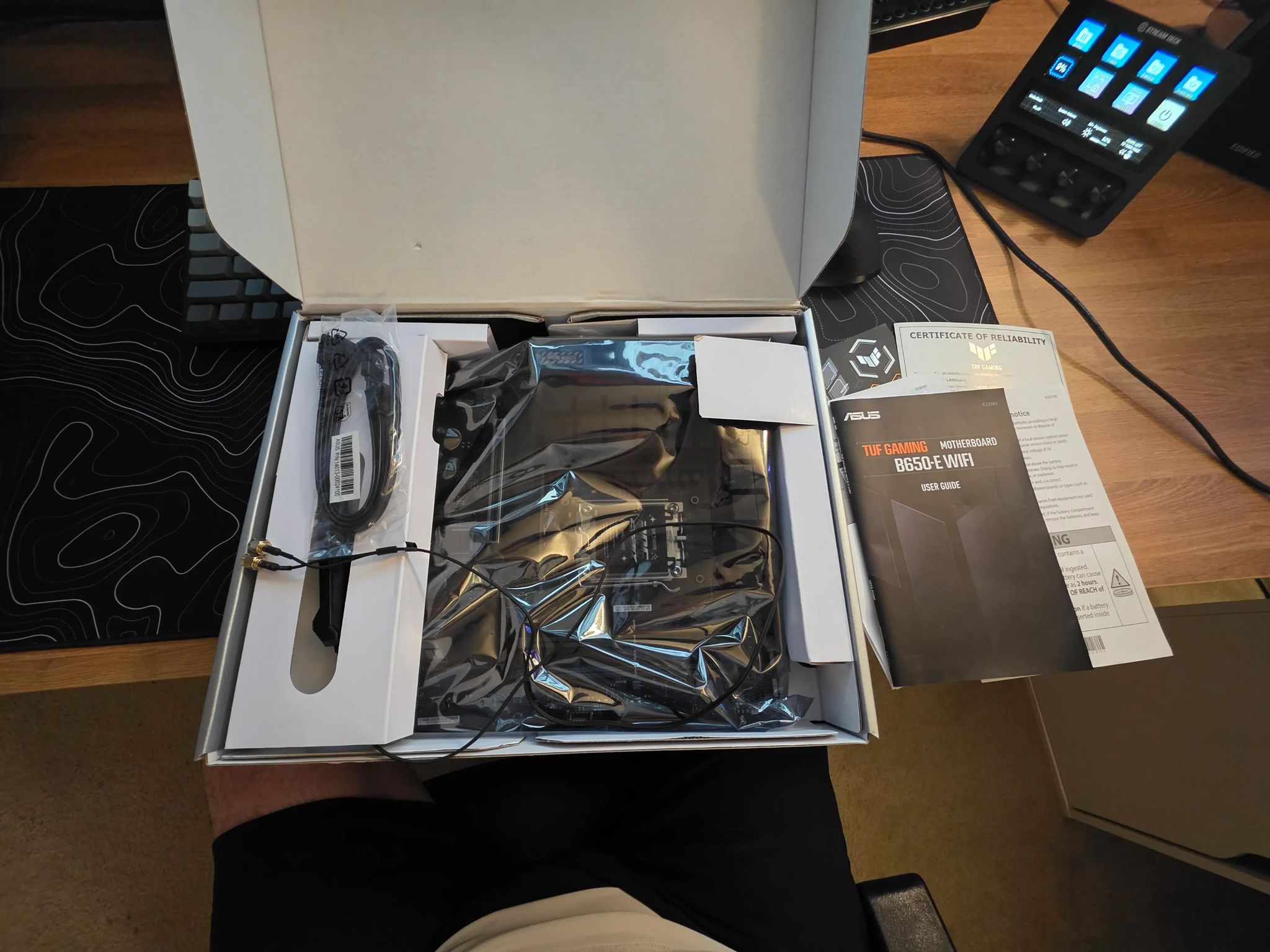 ASUS TUF GAMING B650-E WIFI AMD B650 AM5 ATX motherboard LIKE NEW
