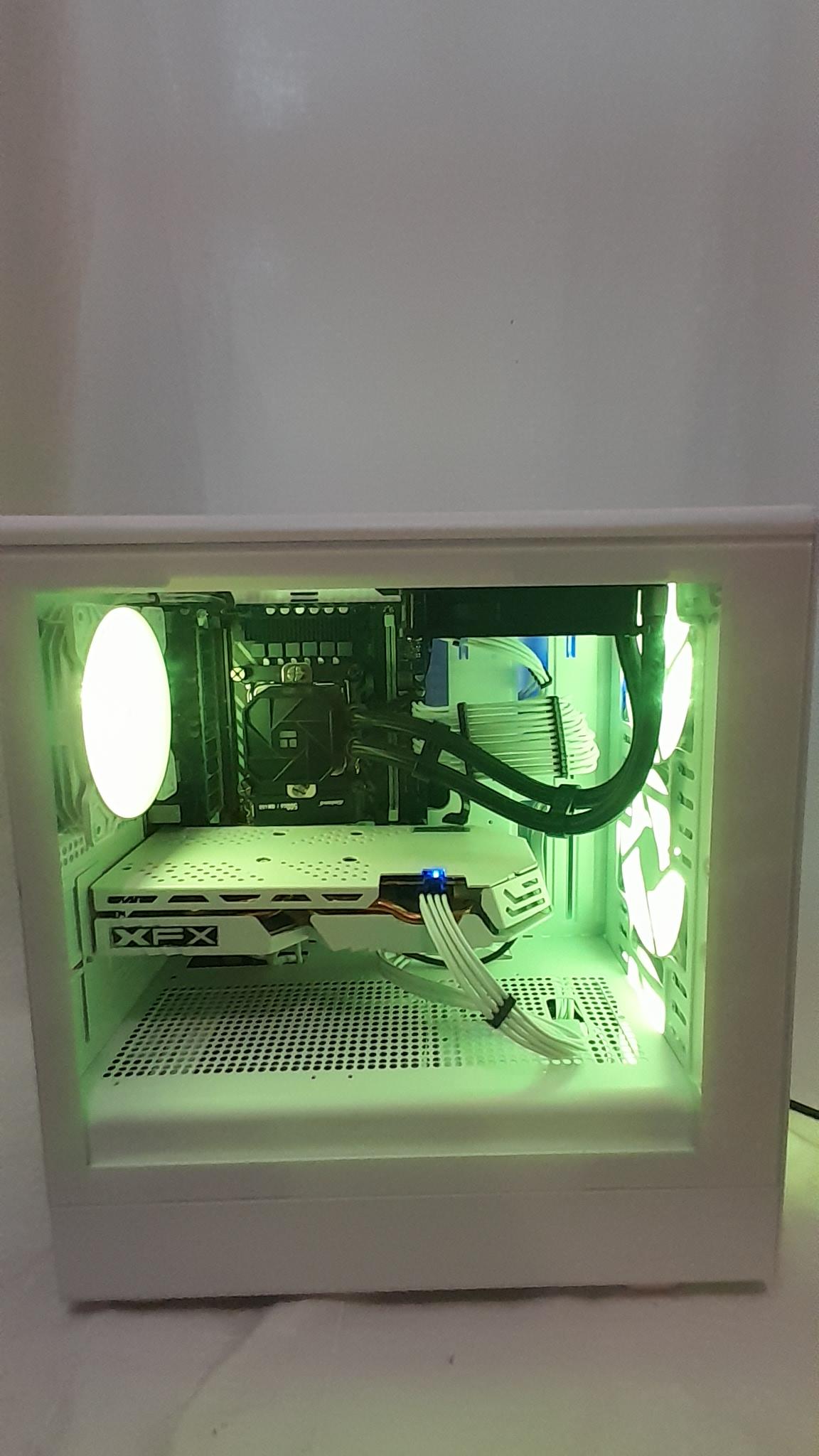 GLACIER PHANTOM WHITE GAMING PC 1080P HIGH SETTINGS