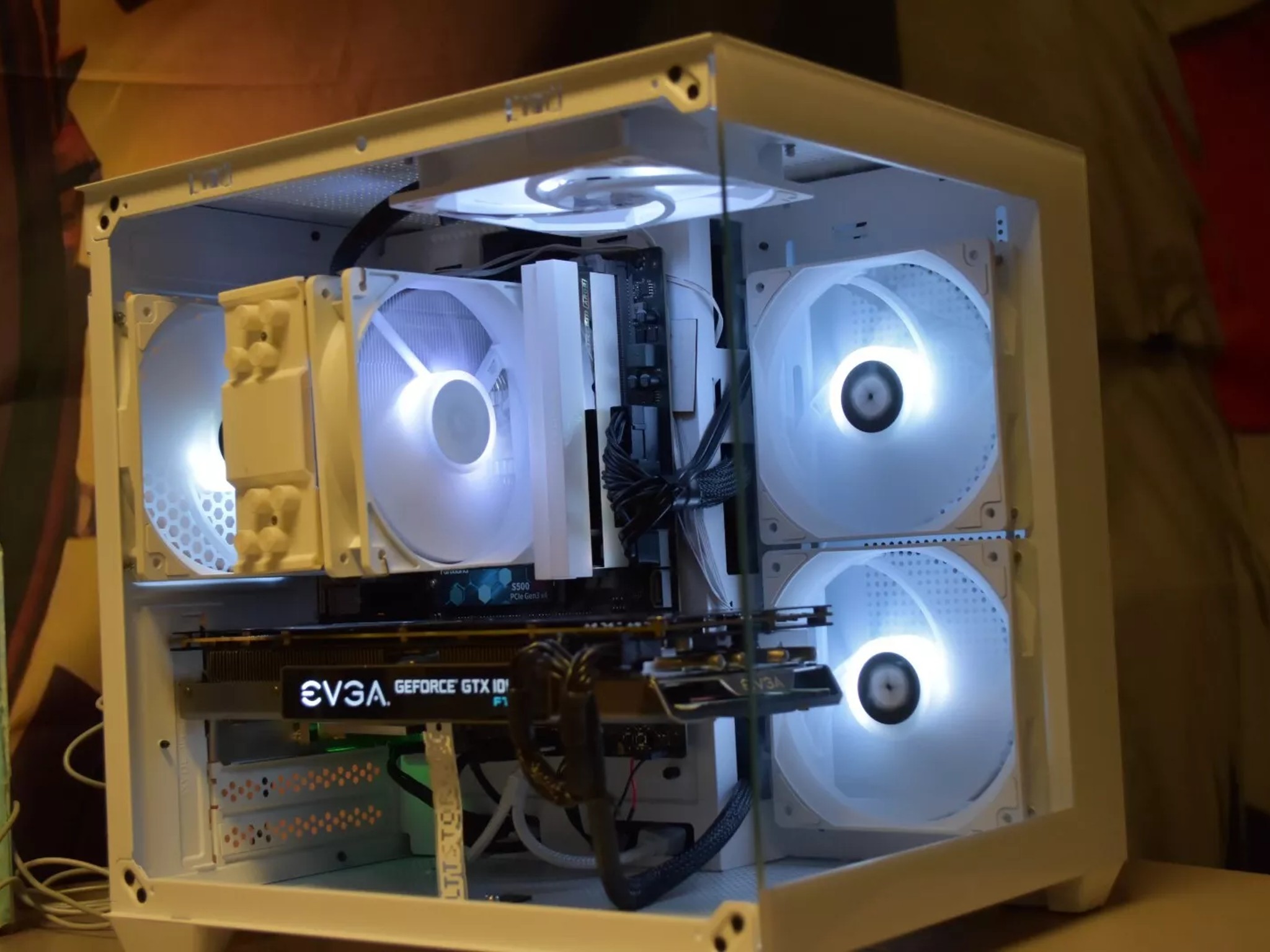 Gaming PC Intel I 5 9400F RGB  16 GBS of Ram GPU Evga G Force FTW 1080 8 GB NVME 1TB 600 Watt PSU