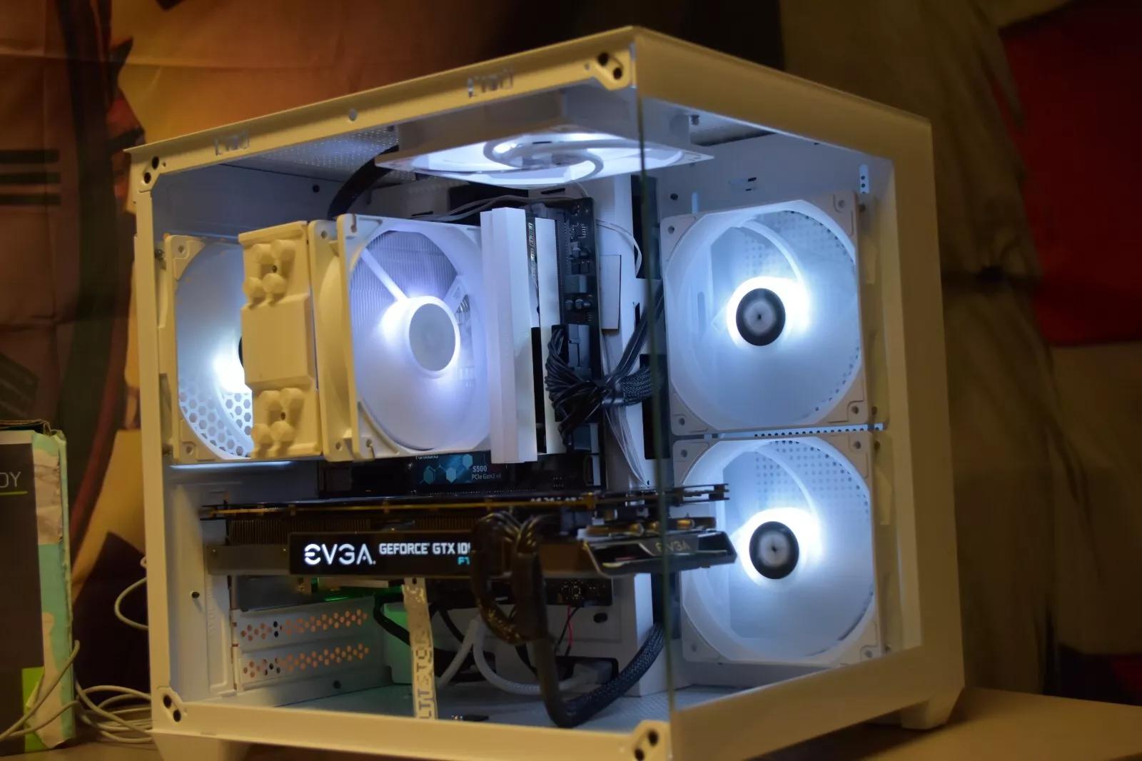 Gaming PC Intel I 5 9400F RGB  16 GBS of Ram GPU Evga G Force FTW 1080 8 GB NVME 1TB 600 Watt PSU