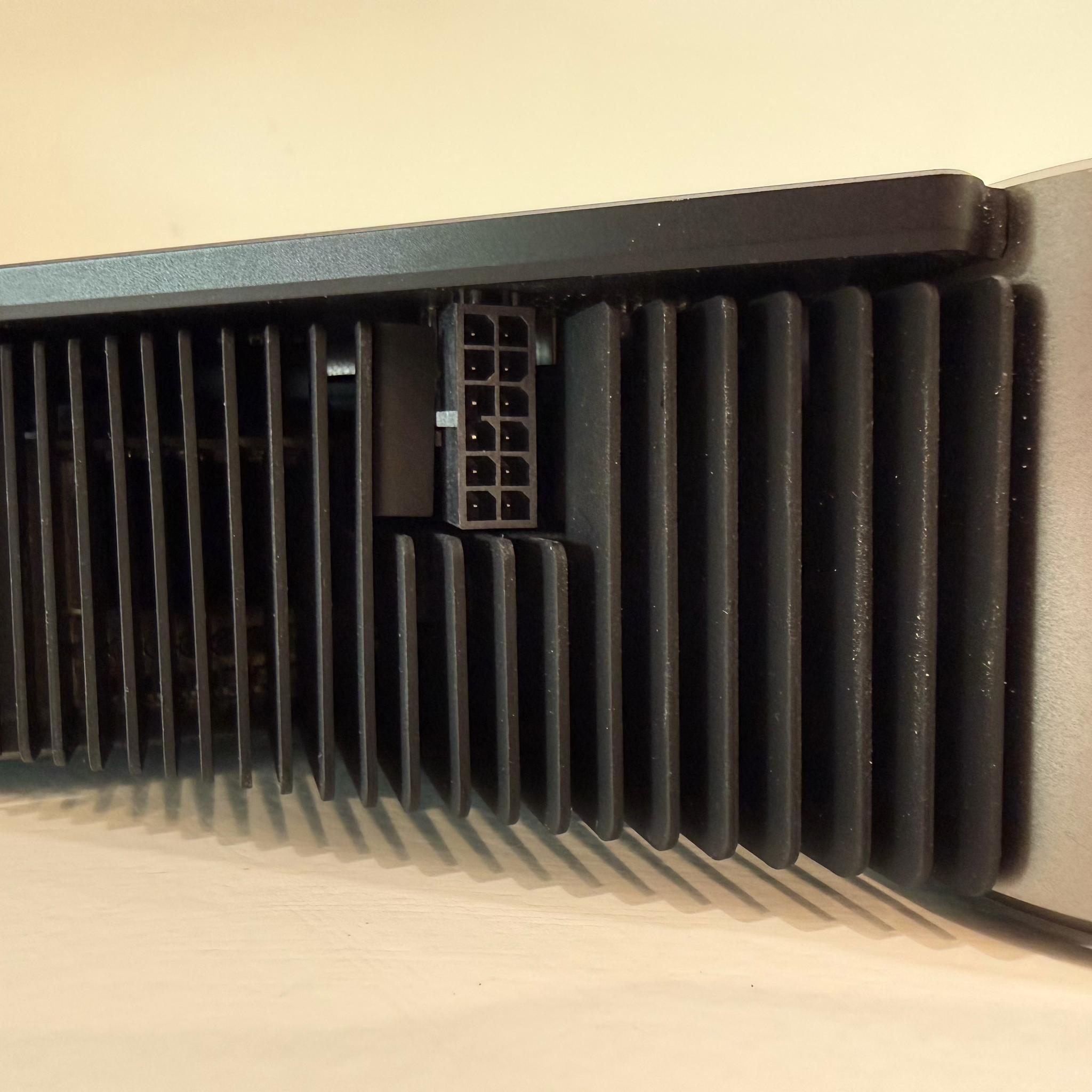 NVIDIA GeForce RTX 3090 Founders Edition 24GB GDDR6X