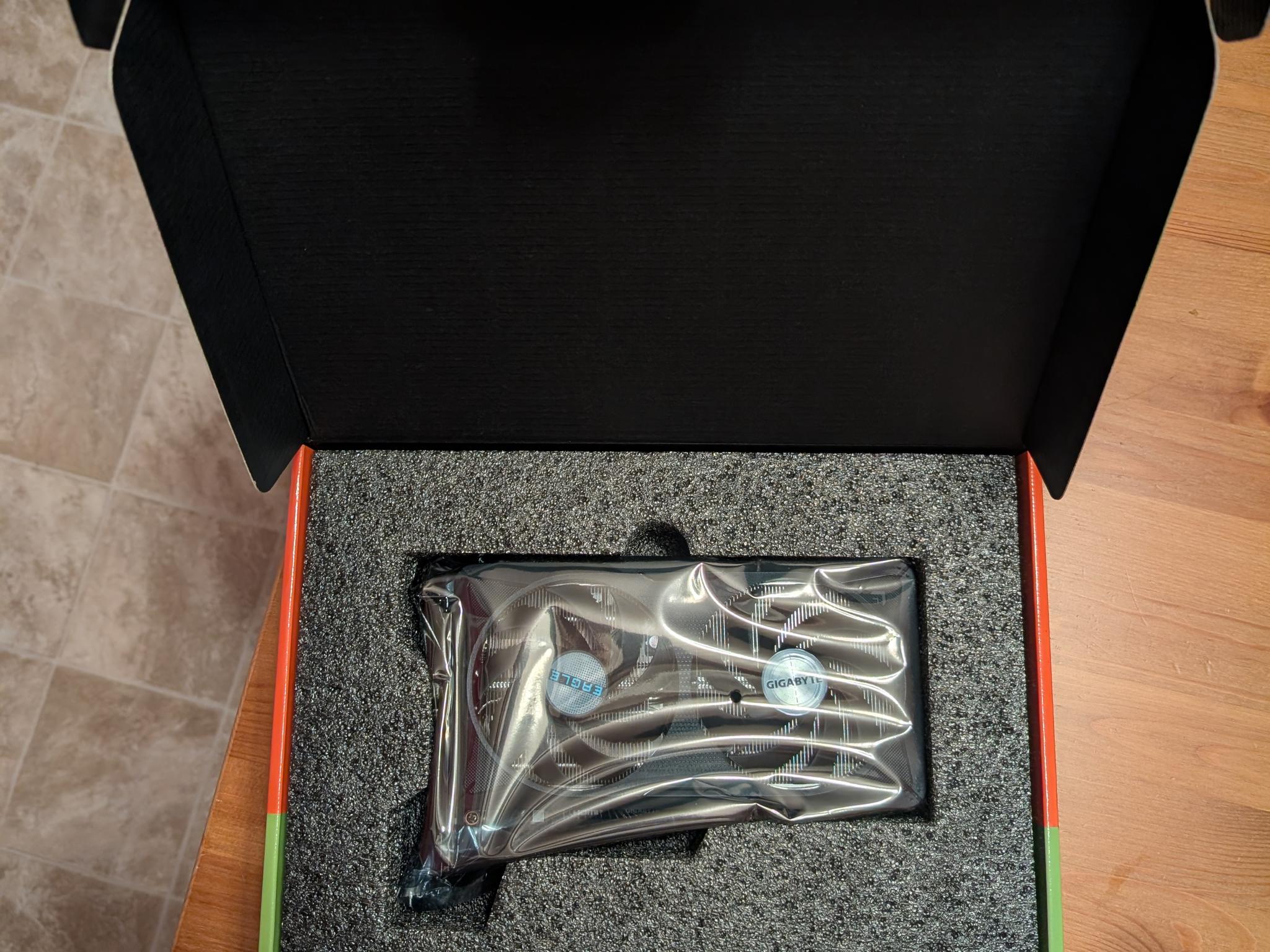 NEW GIGABYTE Eagle GeForce RTX 5060 8GB OC GDDR7 PCI Express 5.0 Graphics Card GV-N5060EAGLE OC-8GD