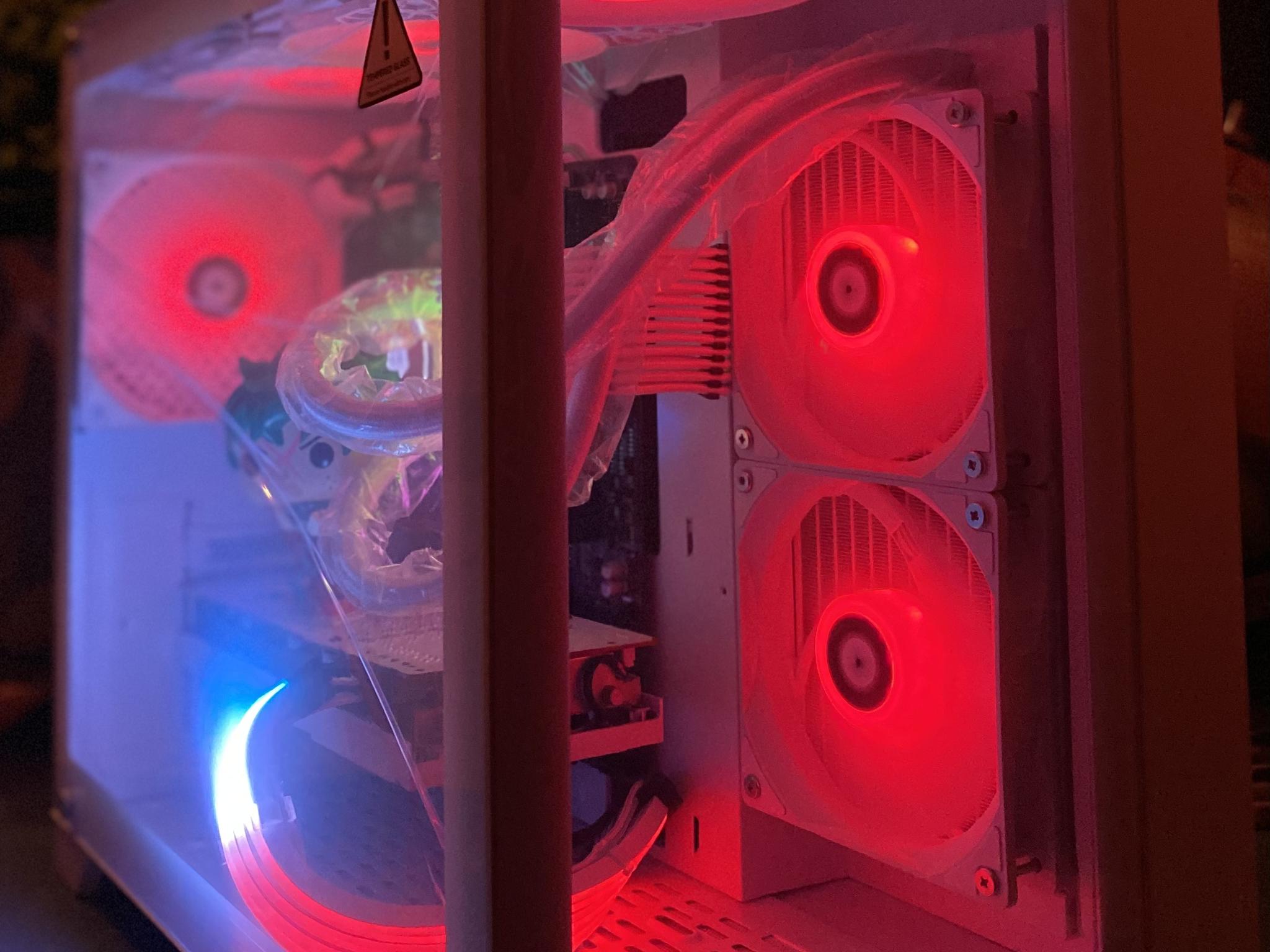 (Liquid-cooled) RX 5700XT| Ryzen 5| 16GB TFoRCE DDR4 RGB RAM| 1TB NVMe SSD| Windows 11 PRO w/ Deku💫