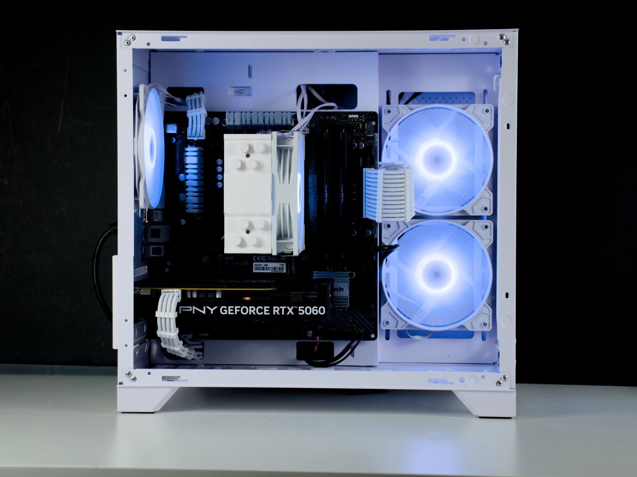 🧊❄️🧊 White Gaming PC – RTX 5060, Ryzen 5 5600, 32GB RAM, 1TB SSD - WiFi, BlueTooth 🧊❄️🧊