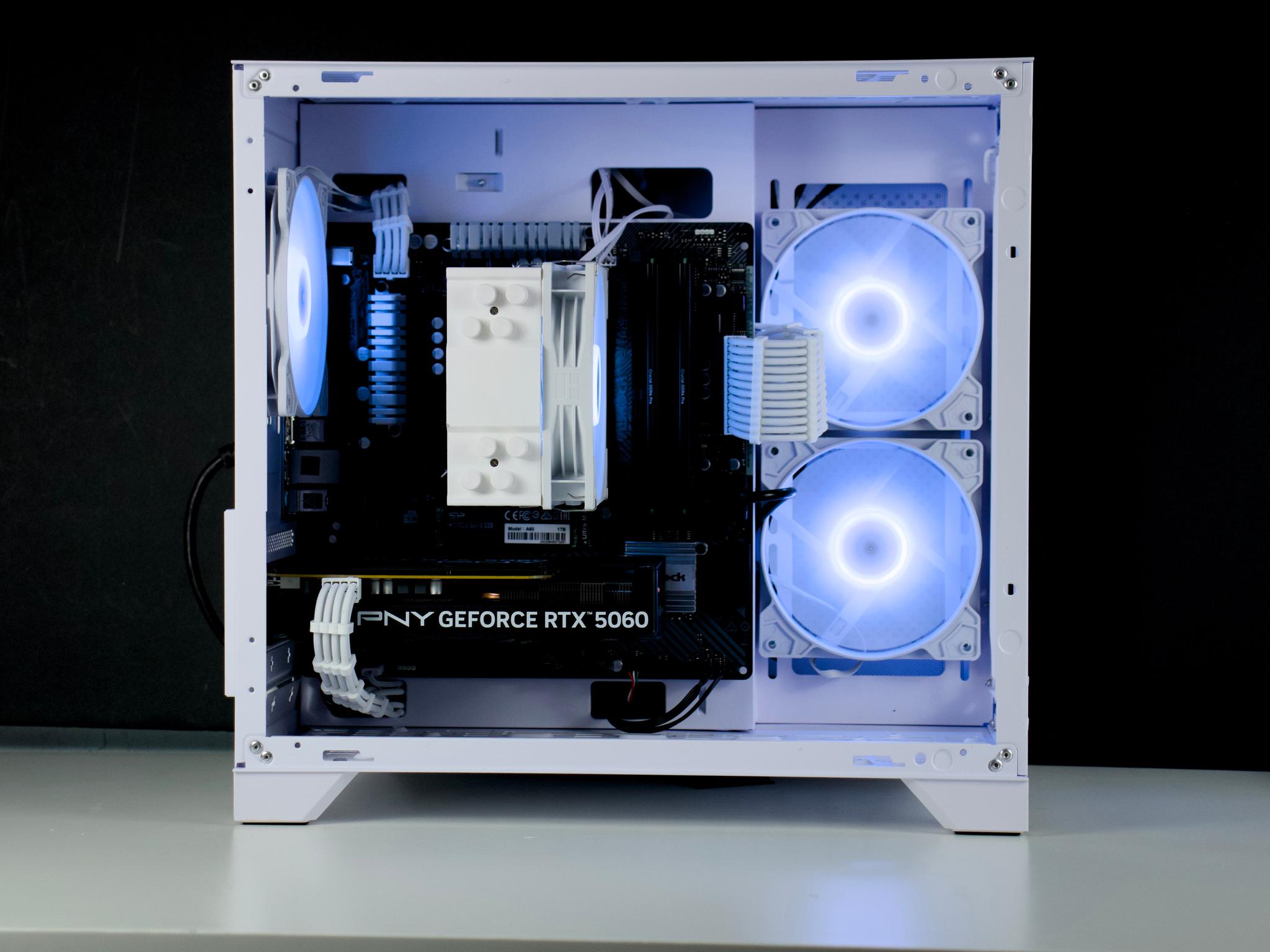 🧊❄️🧊 White Gaming PC – RTX 5060, Ryzen 5 5600, 32GB RAM, 1TB SSD - WiFi, BlueTooth 🧊❄️🧊