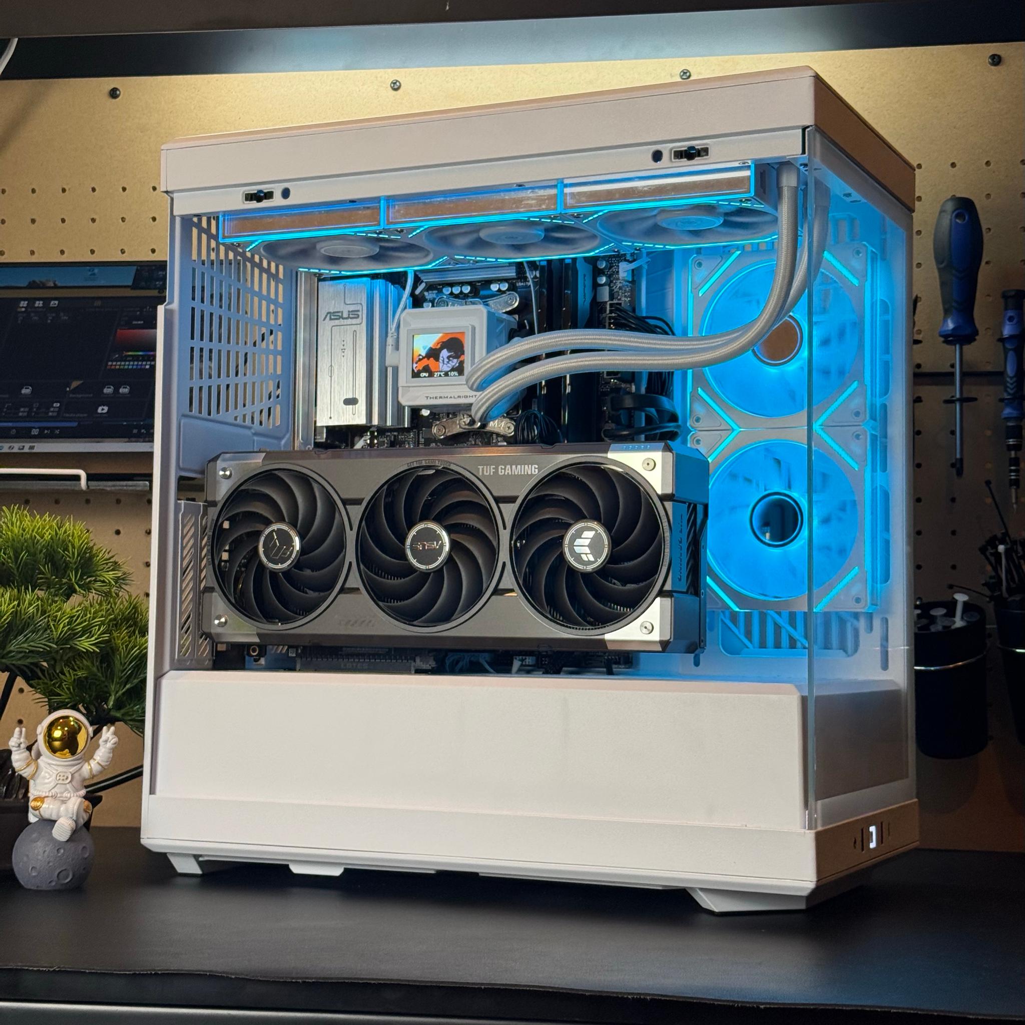 GeForce RTX 5070 Ti Custom Gaming PC - Ryzen 7 9800X3D, 32GB RAM
