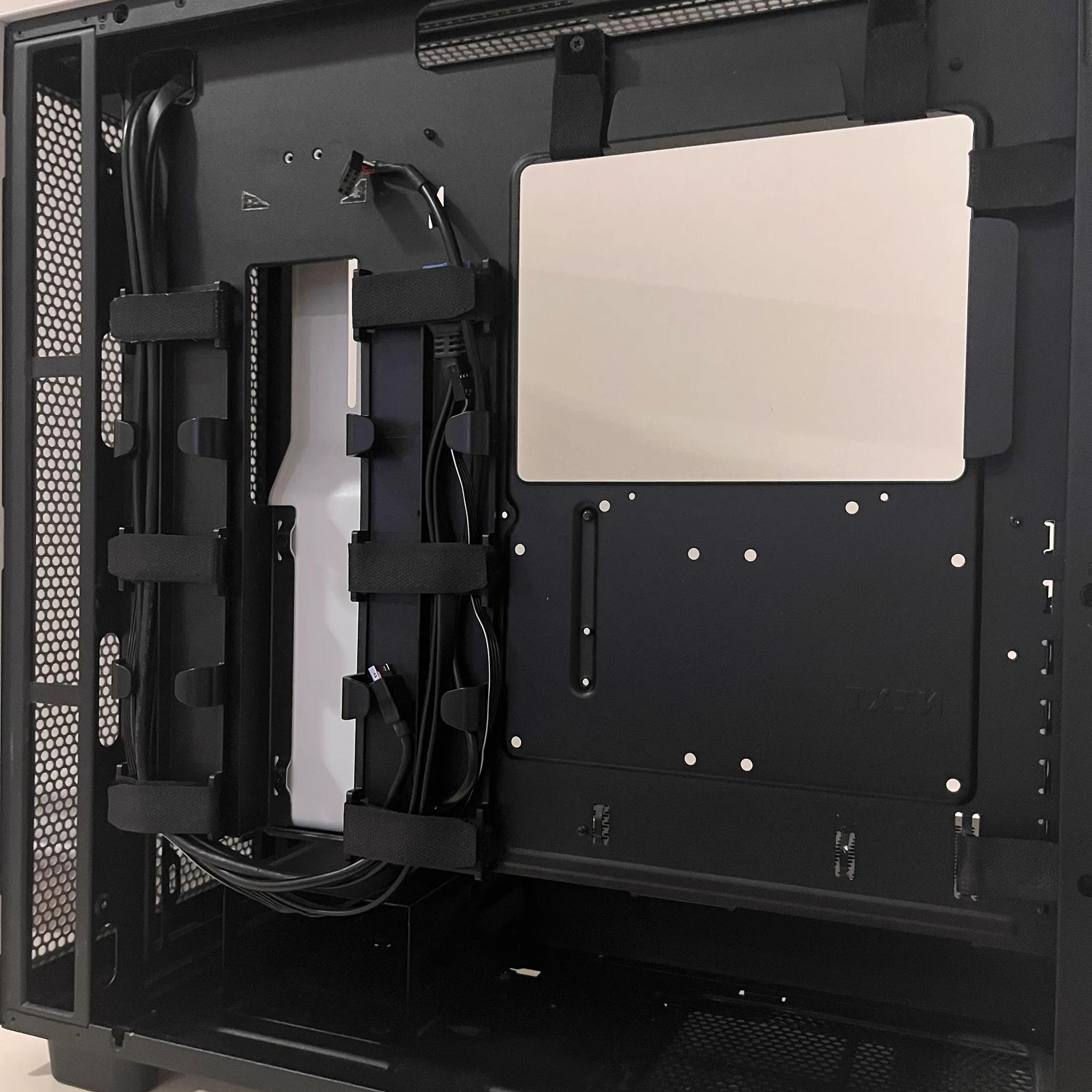 Like New H7 White/Black NZXT Case