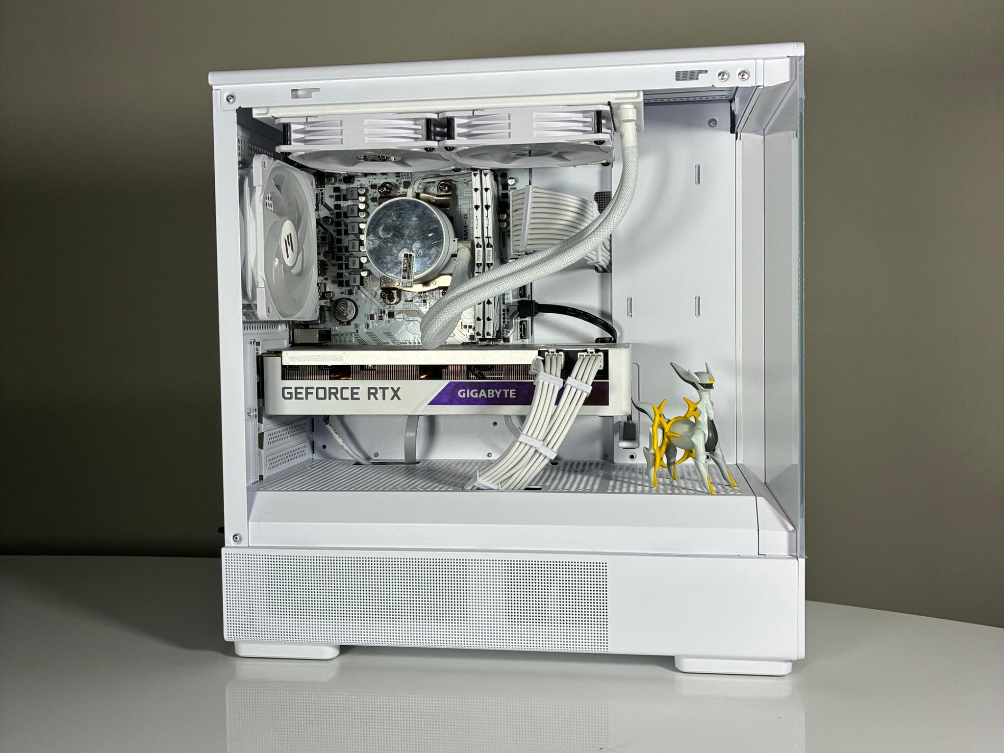 WICKED WHITE PC | RTX 3070 | Ryzen 7 3700X | 32 GB RAM | 1.5 TB Storage