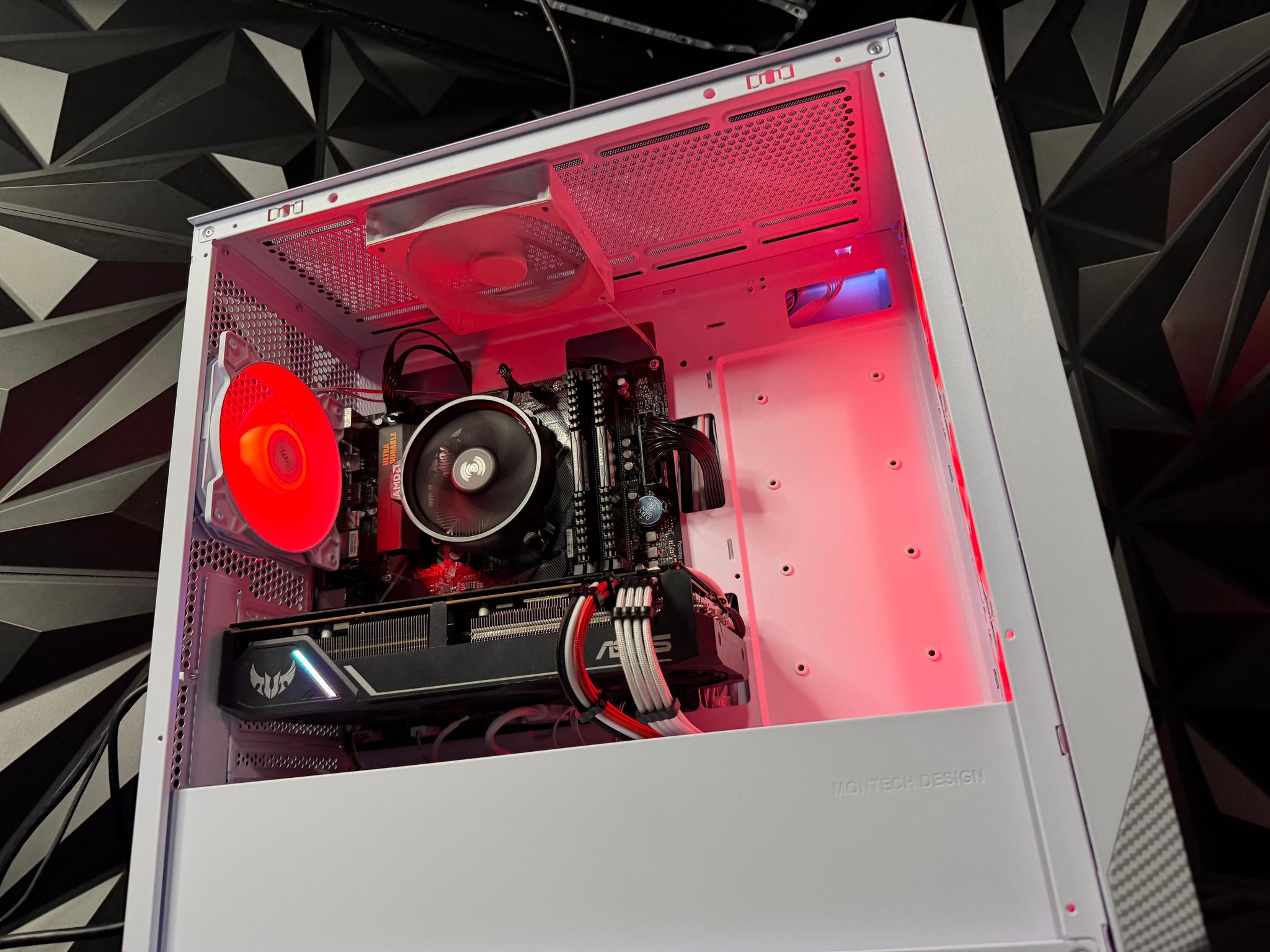 🔴⚡ RED FIBER ⚡🔴 Ryzen 5 5500| RX 5700XT| 16 GB DDR4| 750 GB NVMe| 650W Gold PSU