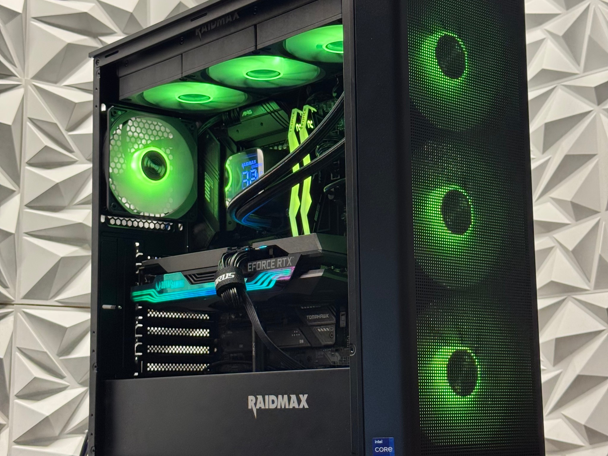 Rtx 3080, i9-12900K, 16GB DDR5 Ram, 1TB Samsung SSD, Liquid Cooled, arc raiders, Fortnite...