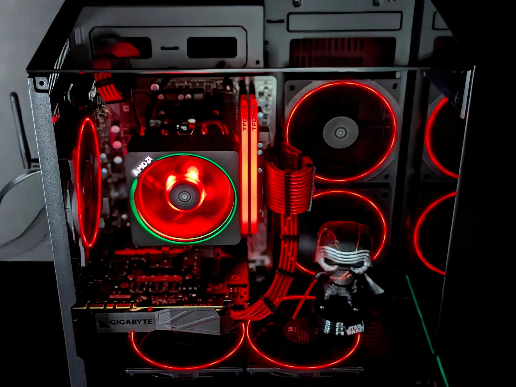🔴The Supreme Leader⚫️GTX 1080 8GB⚫️Ryzen 5⚫️16GB TFORCE RAM⚫️1TB NVMe⚫️Windows 11(Fully Activated)