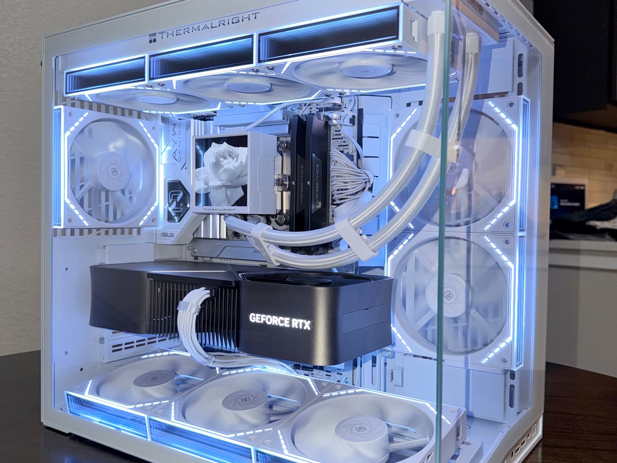 Premium White Gaming PC - RTX 4080 FE 16GB | Ultra 7 265K (20 Cores) | 32GB DDR5 | 2TB Gen4 NVMe SSD