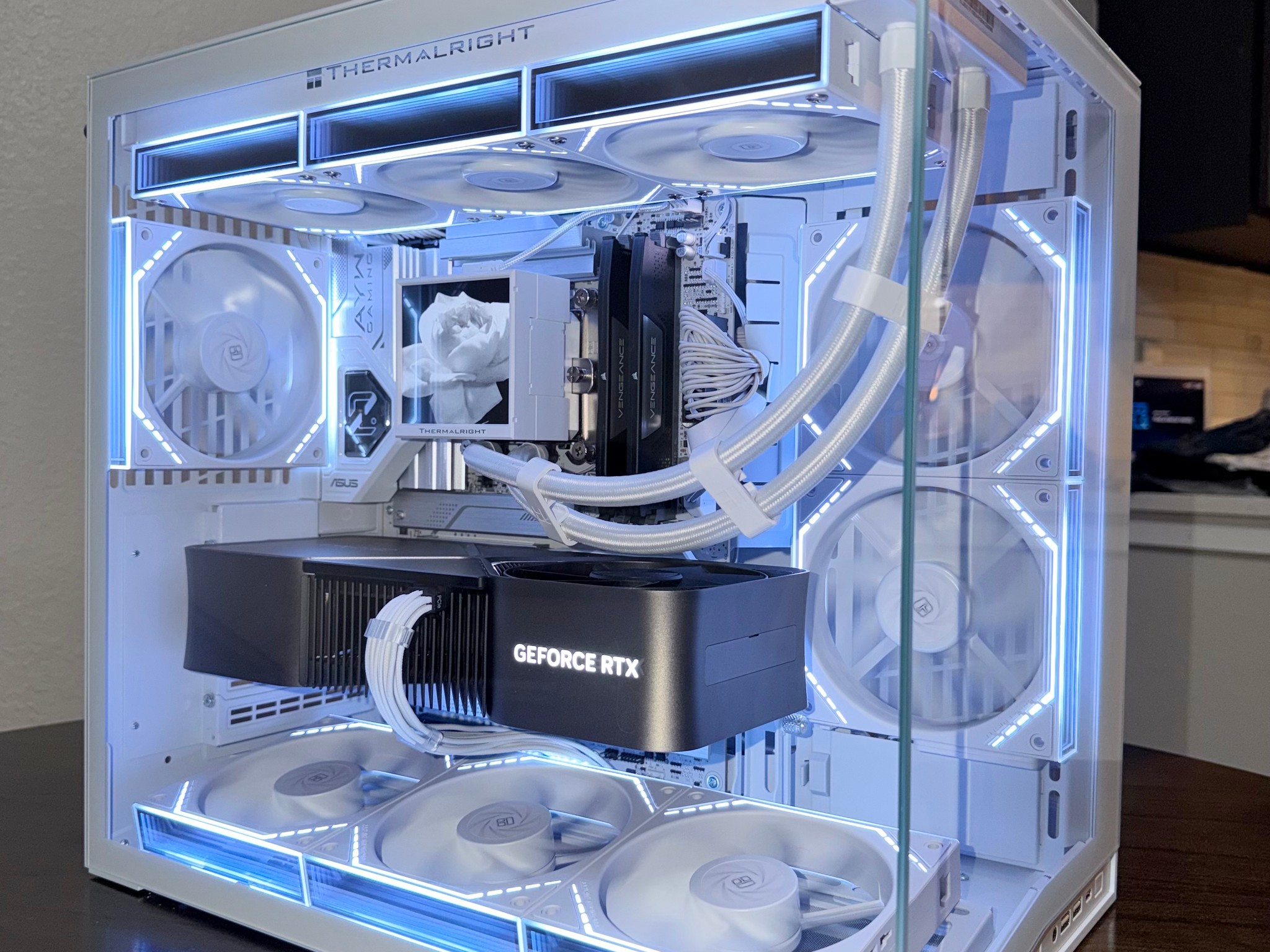 Premium White Gaming PC - RTX 4080 FE 16GB | Ultra 7 265K (20 Cores) | 32GB DDR5 | 2TB Gen4 NVMe SSD