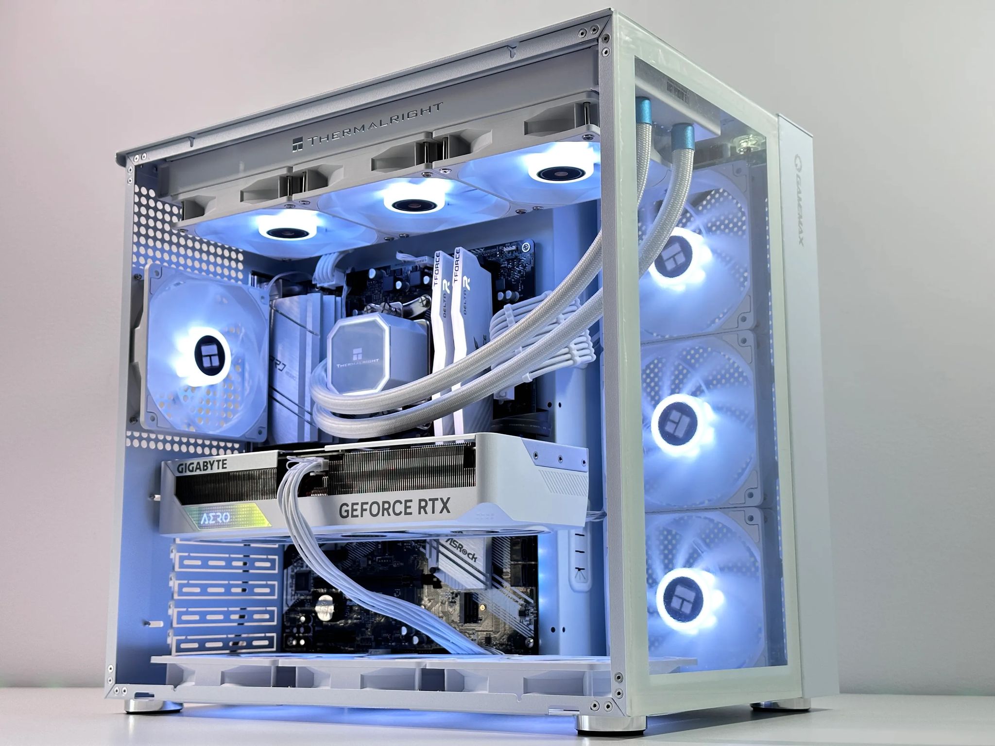 🧊Frozen 🧊Gaming PC❄️Nvidia RTX 4070 12GB❄️Intel 12600KF 10-core❄️32GB DDR4❄️1TB NVME