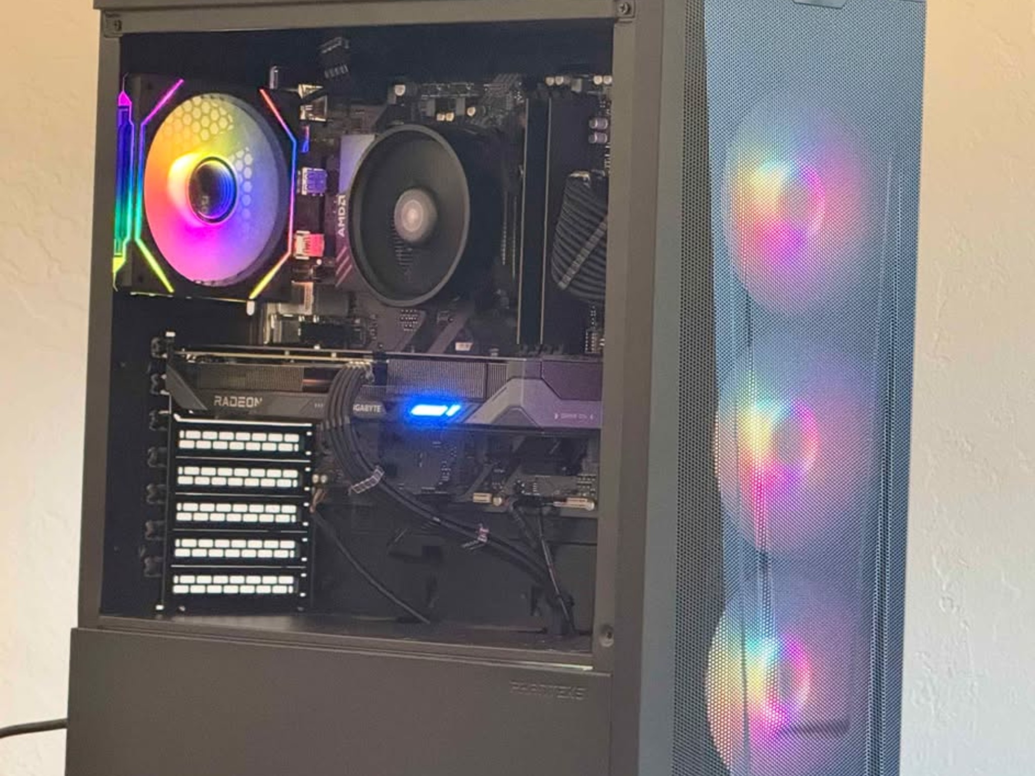 FREE SHIPPING 🖤 🌈 Black RGB Gaming PC | RX 9060 XT 16GB | Ryzen 5 7600 | 1TB SSD | 16GB...