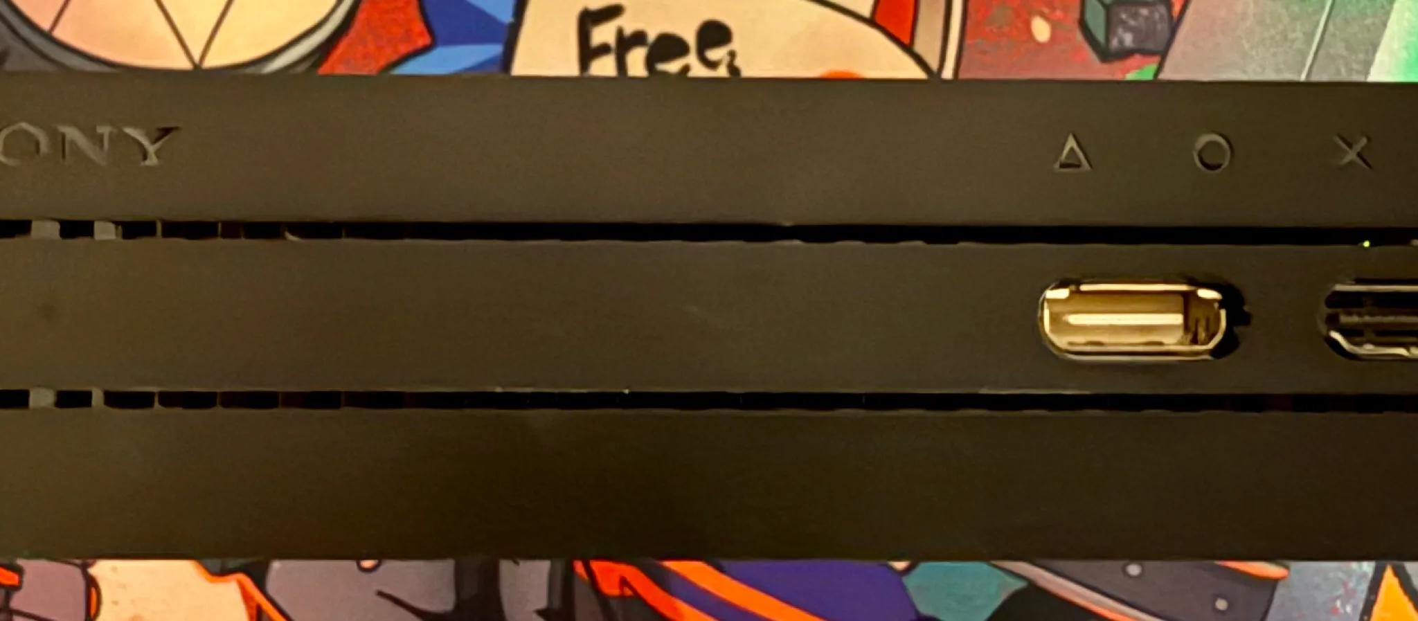 PSVR1 + 6 PS4 VR Games (CUH-ZVR2)