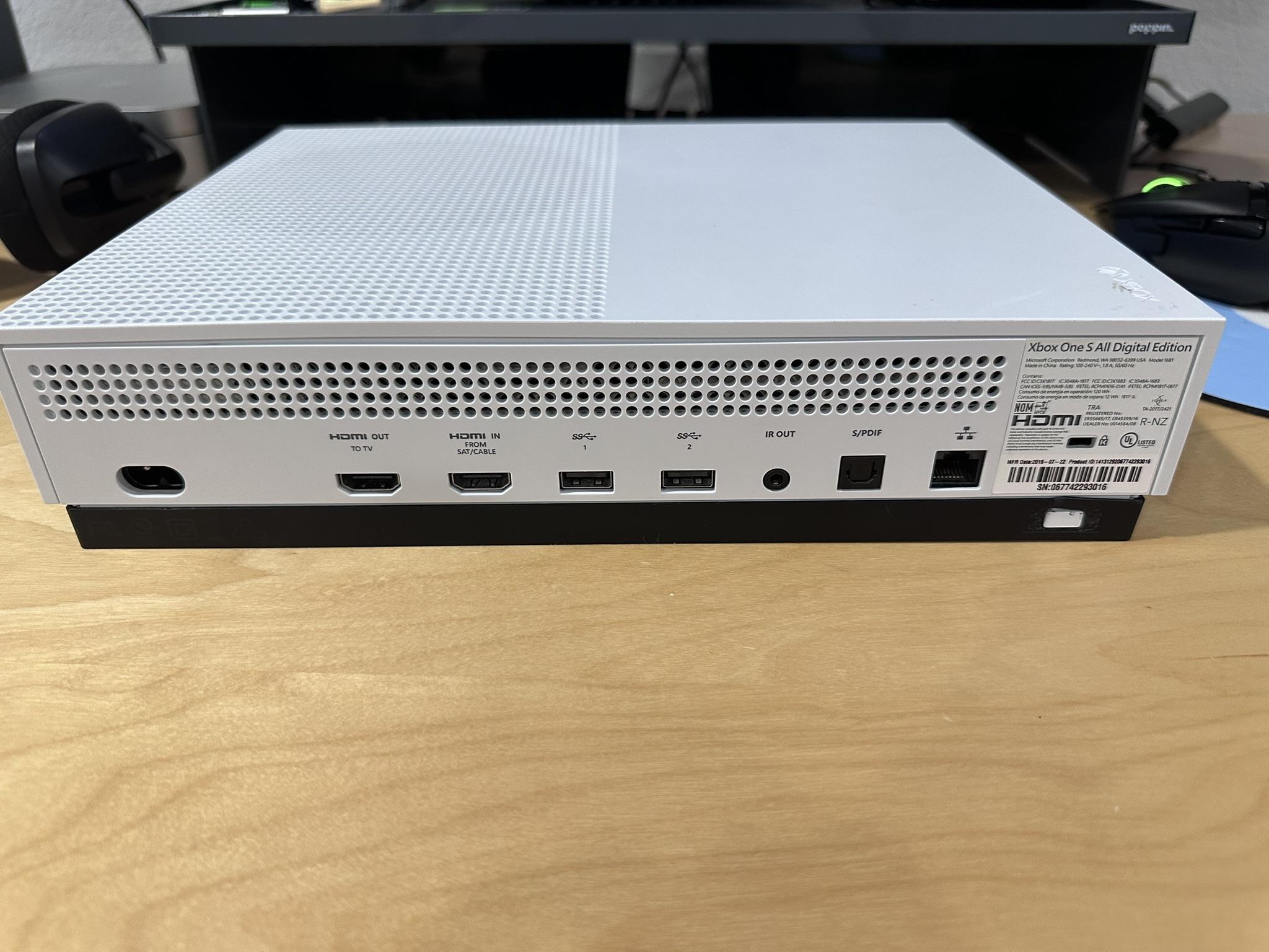 Xbox 1S all digtial 1TB [no controller]