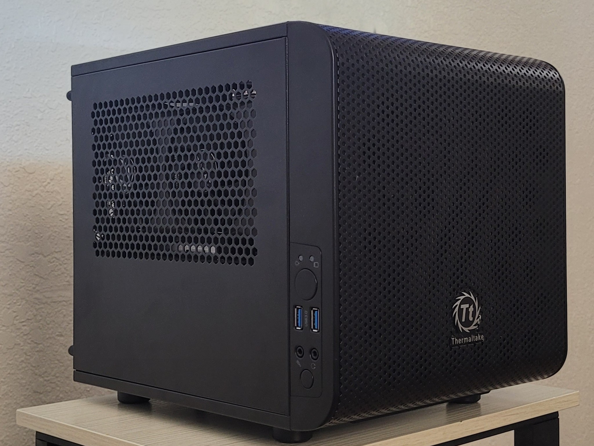 Mini-ITX build [black night]