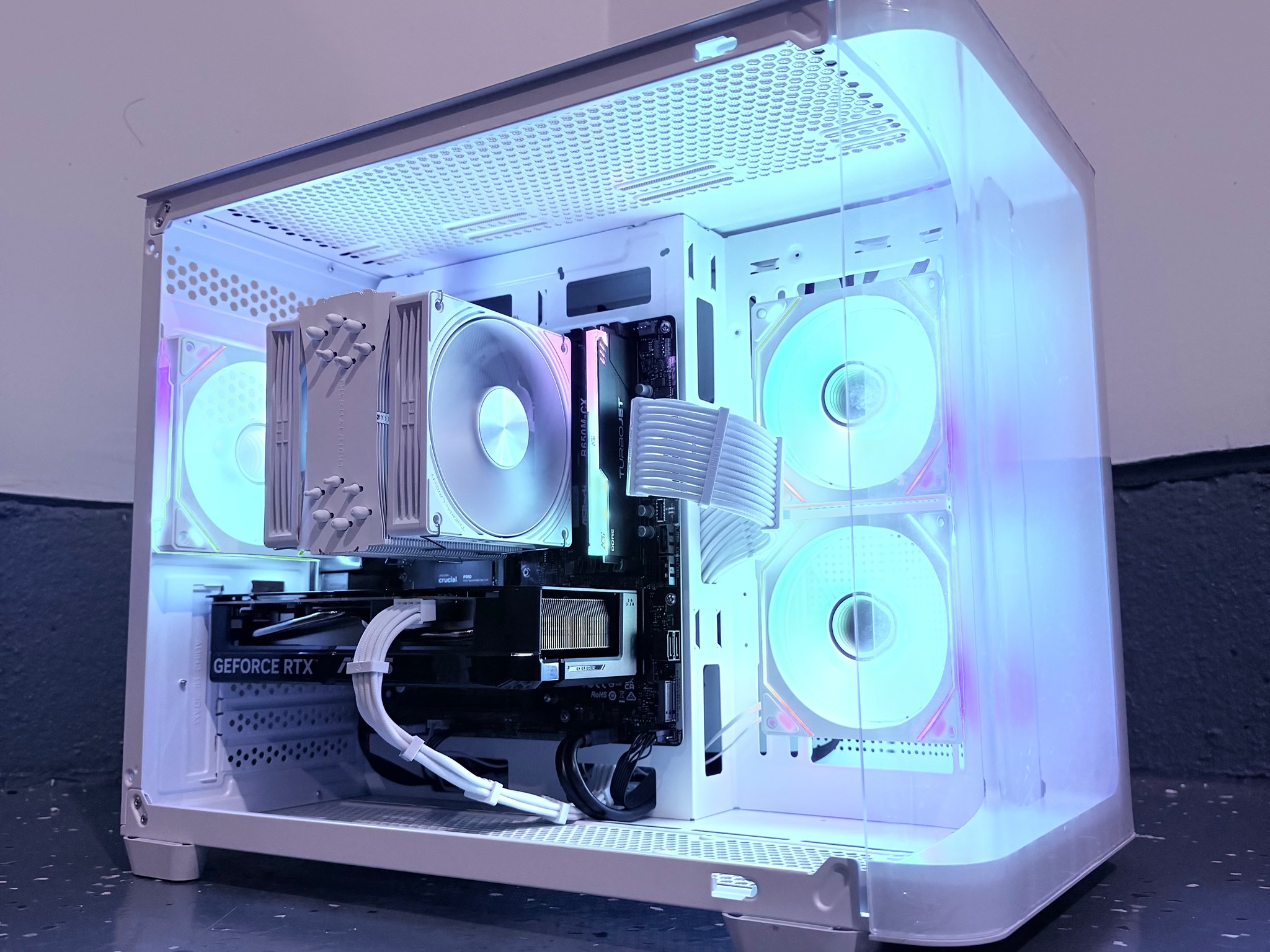 ⚪️"Polar Halo"🌈| 1440p Gaming | RTX 5060 | Ryzen 7 8700F | 16GB DDR5 | 1TB SSD | Free Shipping