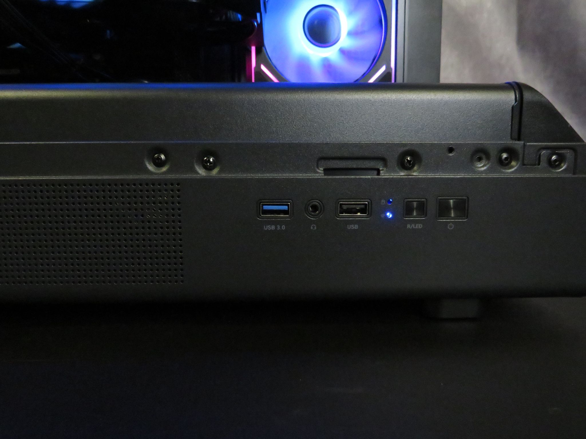 Beautiful 1440p Gaming + Productivity! Ryzen 7 5800XT + RTX 5060 + 32 GB DDR4 + 1 TB NVME