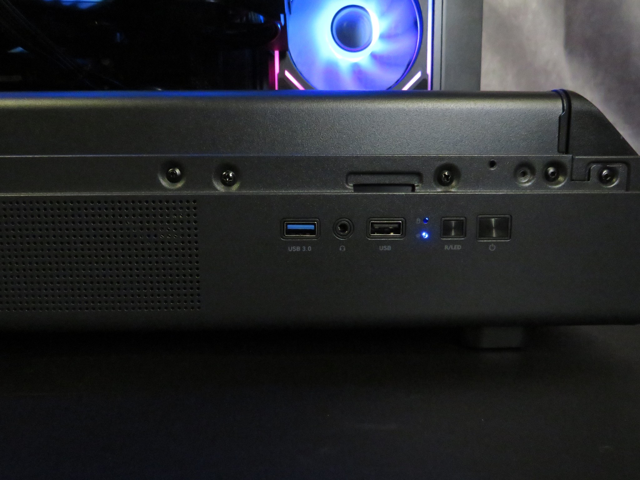 Beautiful 1440p Gaming + Productivity! Ryzen 7 5800XT + RTX 5060 + 32 GB DDR4 + 1 TB NVME