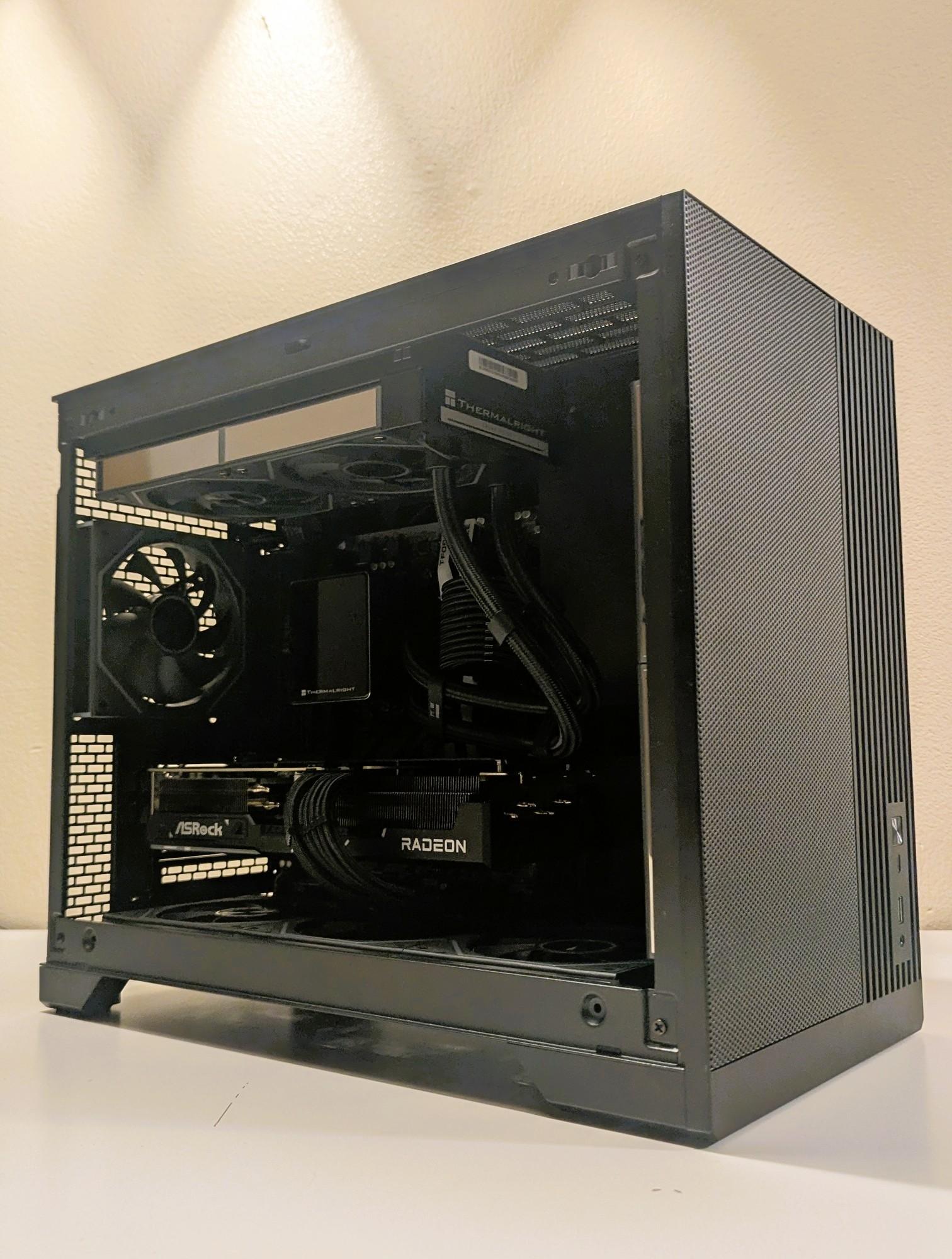 Tron Gaming PC 9070 XT 16GB | RYZEN 9600X | 16GB DDR5 | 1TB SSD | 240MM LCD AIO | 850W GOLD|