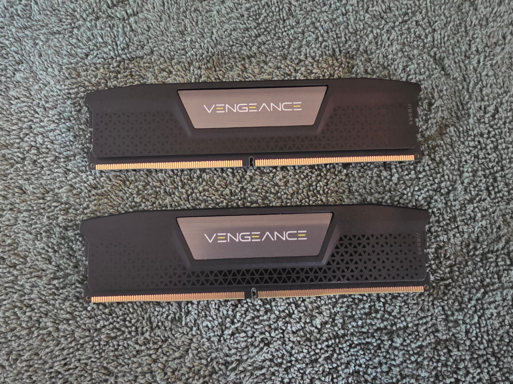 VENGEANCE 32GB (2x16GB) DDR5 DRAM 6000MT/s CL40 Memory Kit — Black