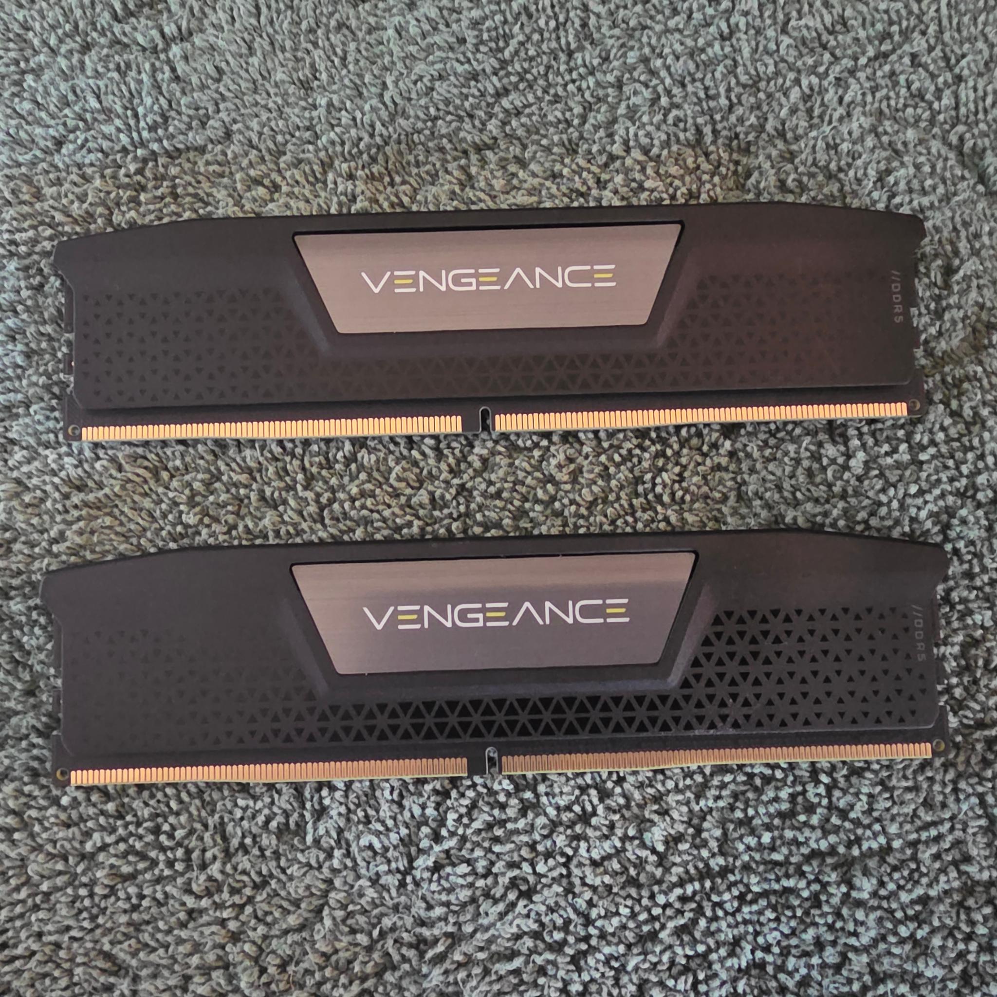 VENGEANCE 32GB (2x16GB) DDR5 DRAM 6000MT/s CL40 Memory Kit — Black