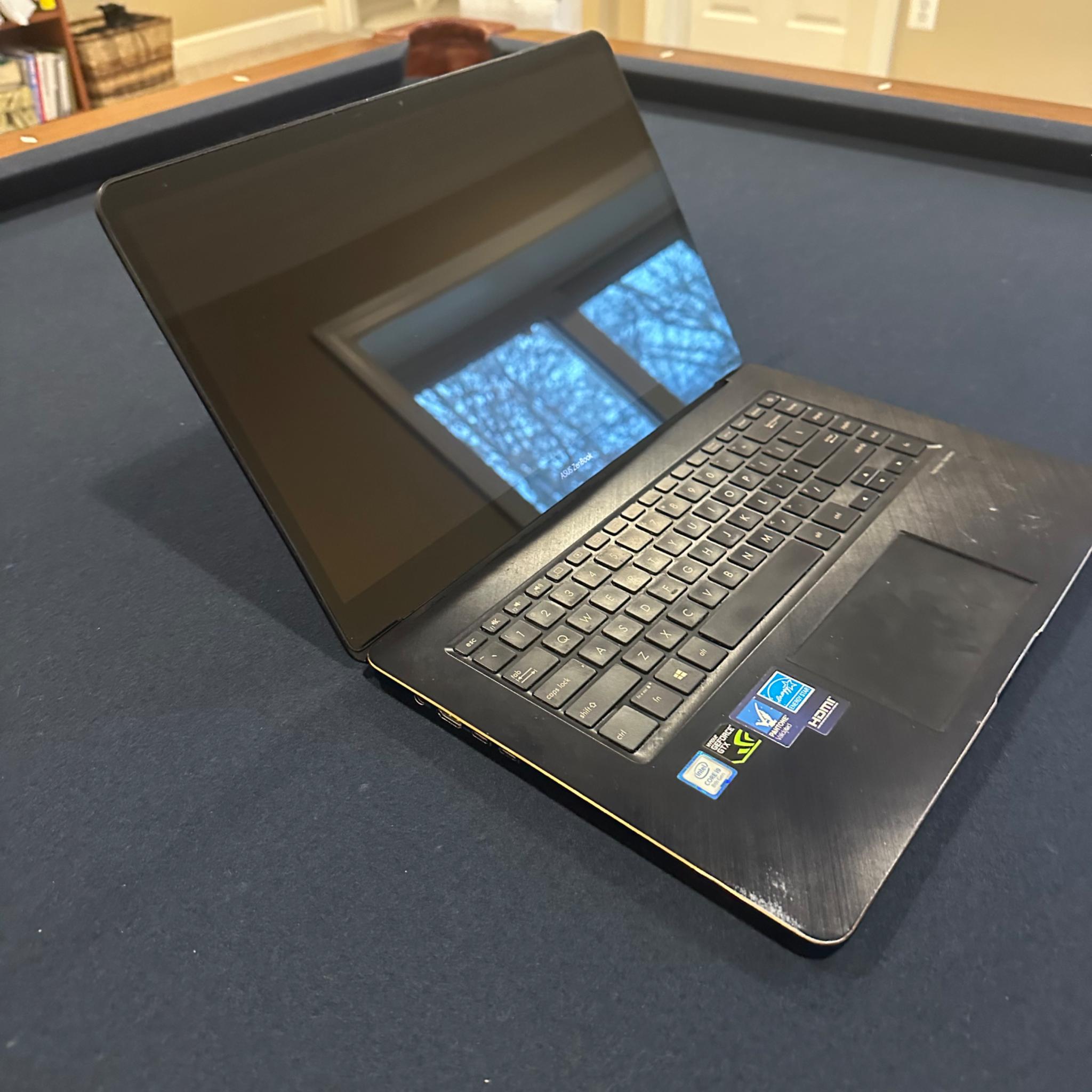 ASUS ZenBook Pro 15 UX580GE; Intel Core i9 8th Gen; NVIDIA GeForce GTX 1050 Ti