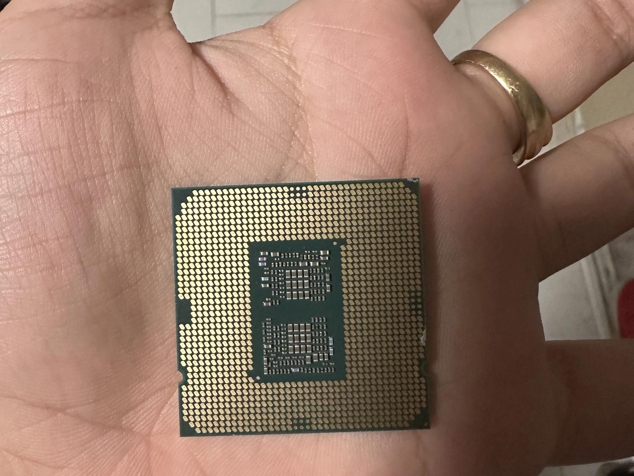 Intel i7-10700F + Stock Cooler up for sale!