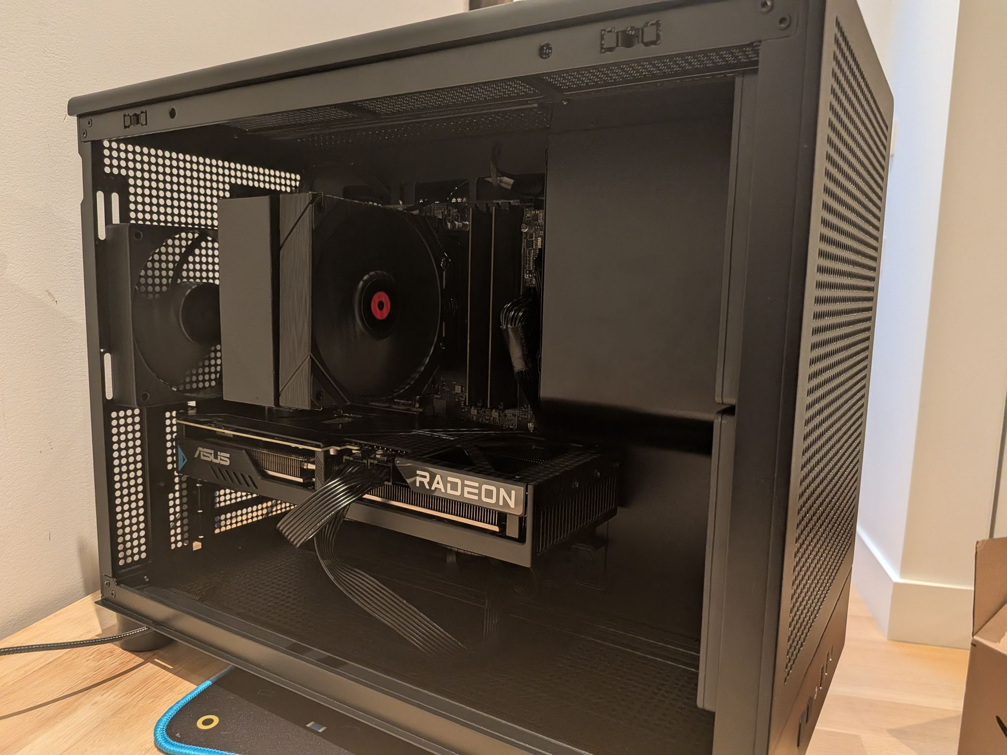 1440p Blackout - RX 9070 GRE, Ryzen 5 7500X3D, 32 GB DDR5 RAM, 2TB NVMe SSD, SteamOS