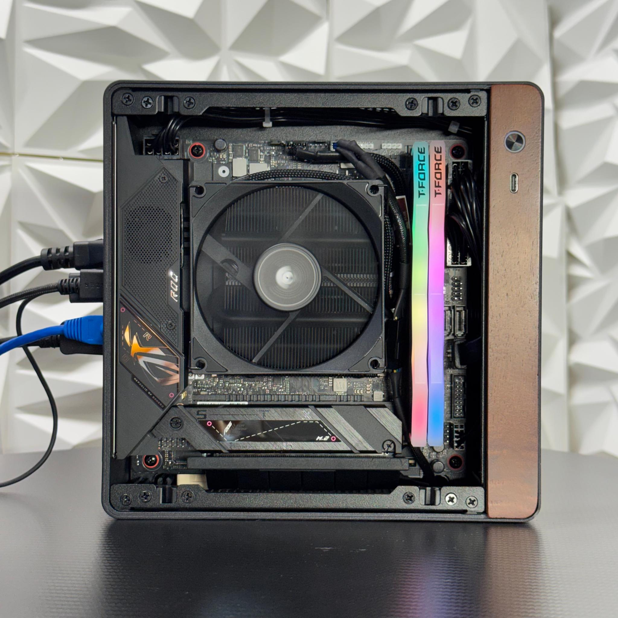 Mini Itx Gaming pc / RTX 5060 / Ryzen 9600X / 16GB DDR5 / 1TB SSD / 500w psu / B650