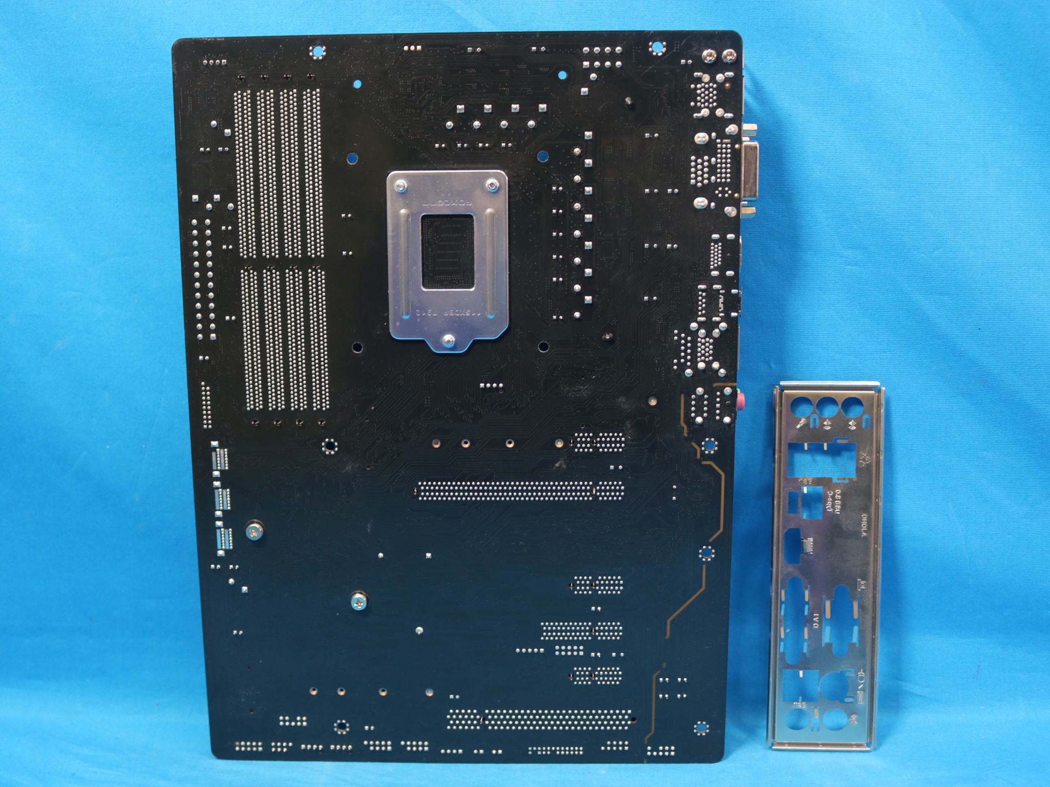 ASRock Z370 Pro4 Intel 8th Gen. LGA1151/Socket H4 DDR4 ATX Desktop Motherboard & I/O Shield